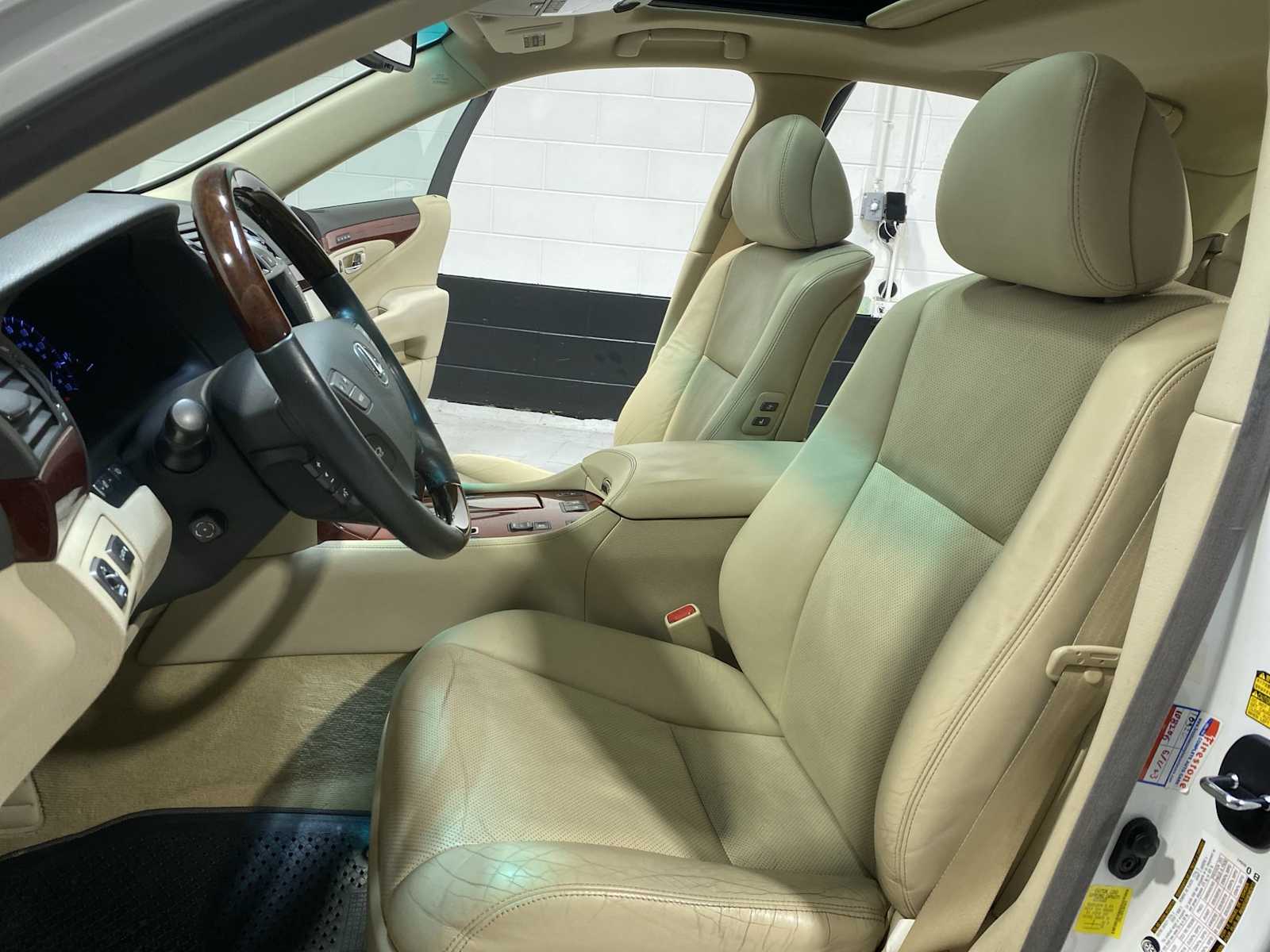 Thumbnail: 2012 Lexus LS - 11