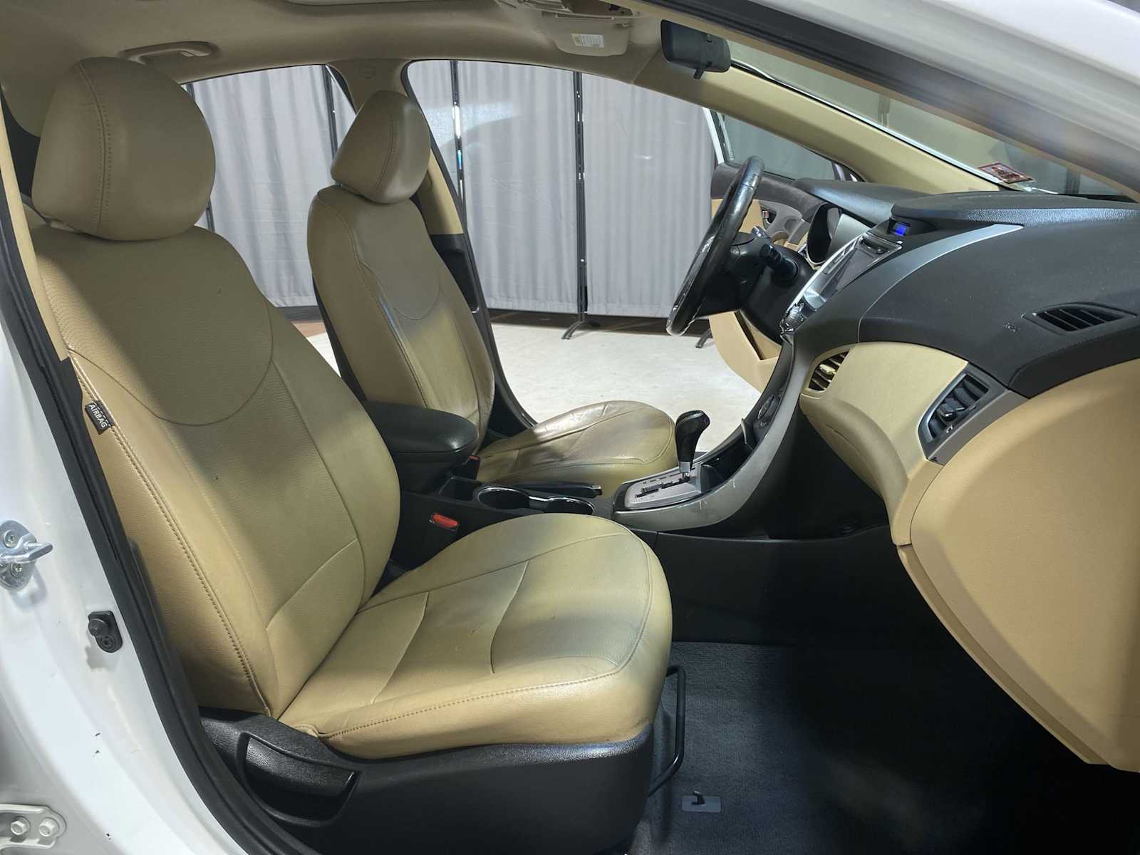 Thumbnail: 2013 Hyundai Elantra - 14