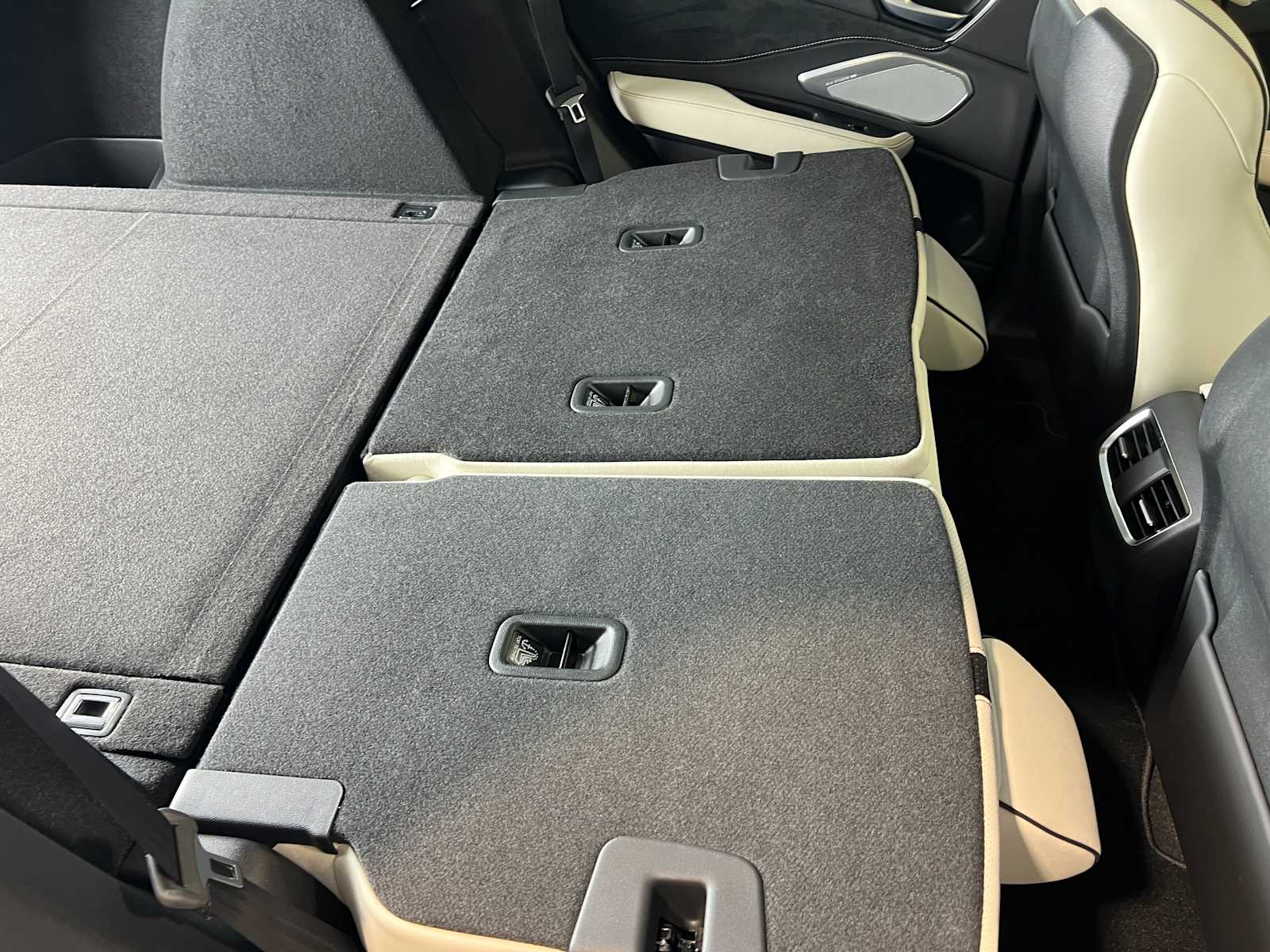 Thumbnail: 2026 Acura RDX - 37