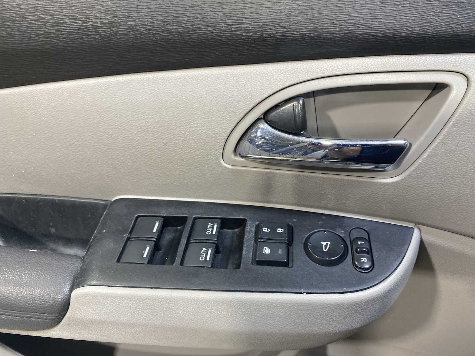 Thumbnail: 2016 Honda Odyssey - 23