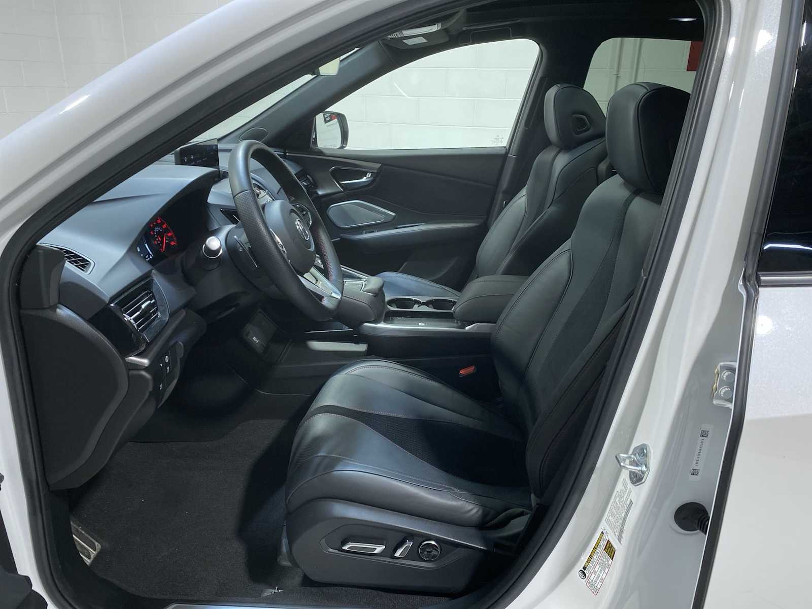 Thumbnail: 2025 Acura RDX - 2