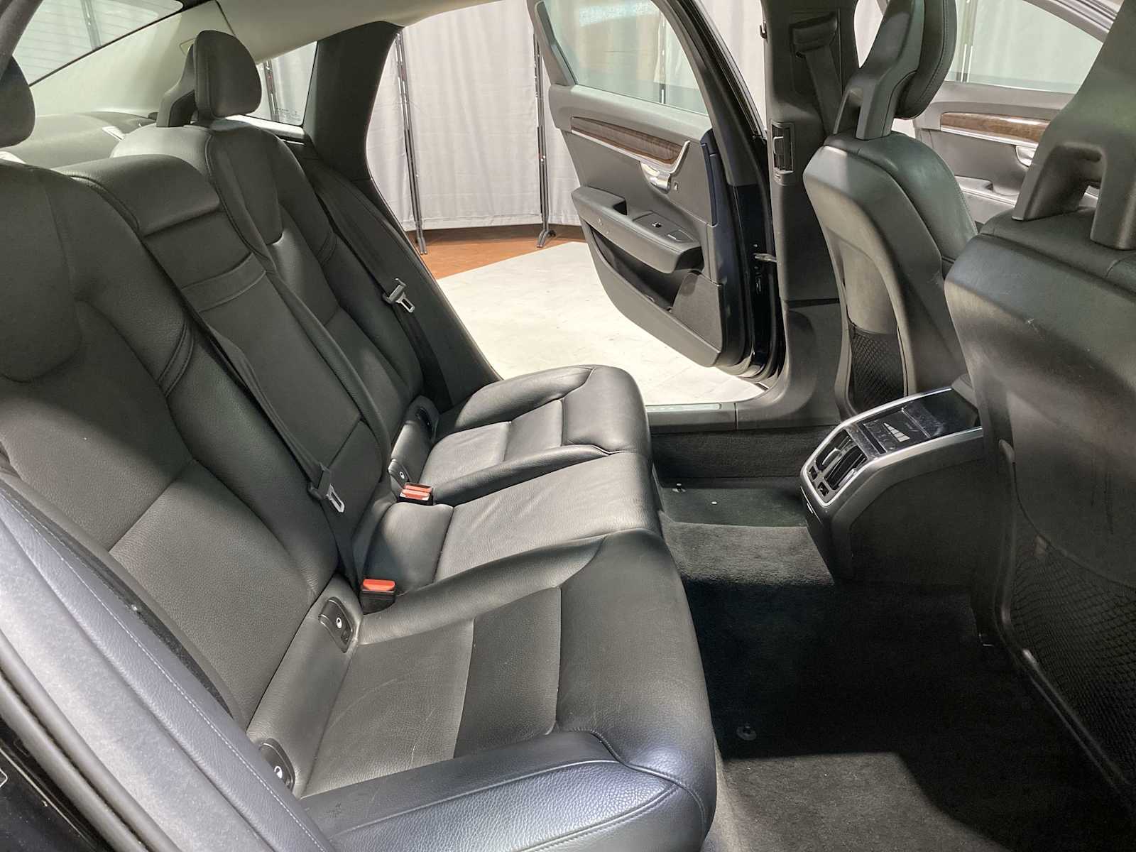 Thumbnail: 2018 Volvo S90 - 13