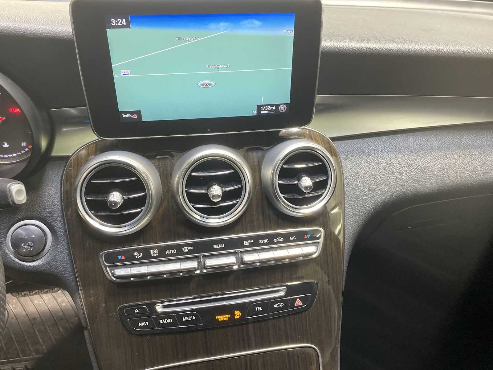 Thumbnail: 2019 Mercedes-Benz GLC - 16