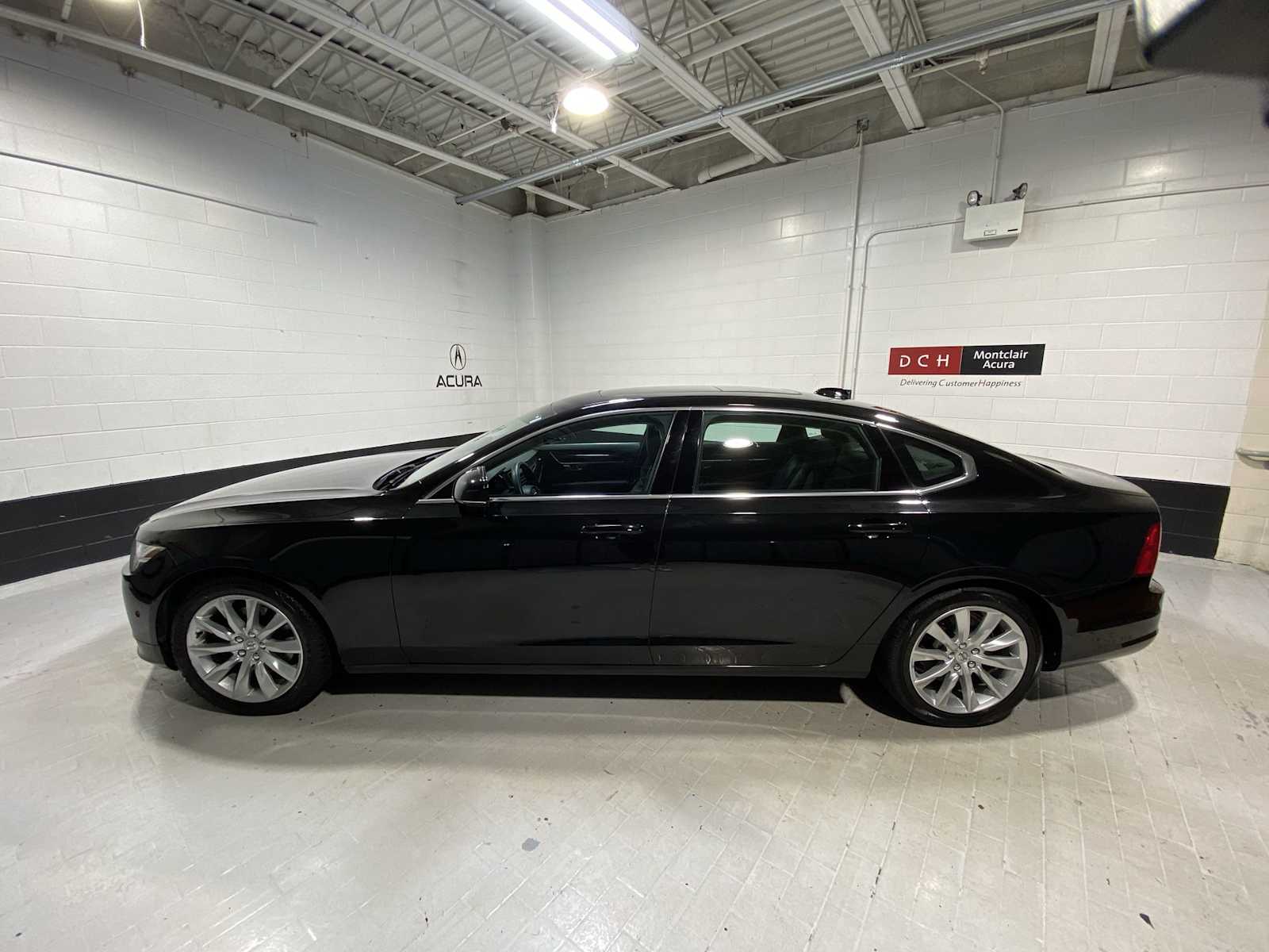 Thumbnail: 2018 Volvo S90 - 3