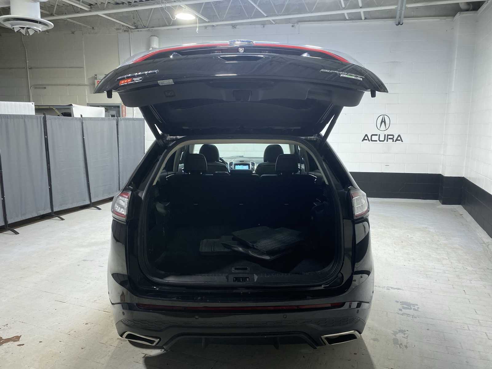 Thumbnail: 2018 Ford Edge - 19