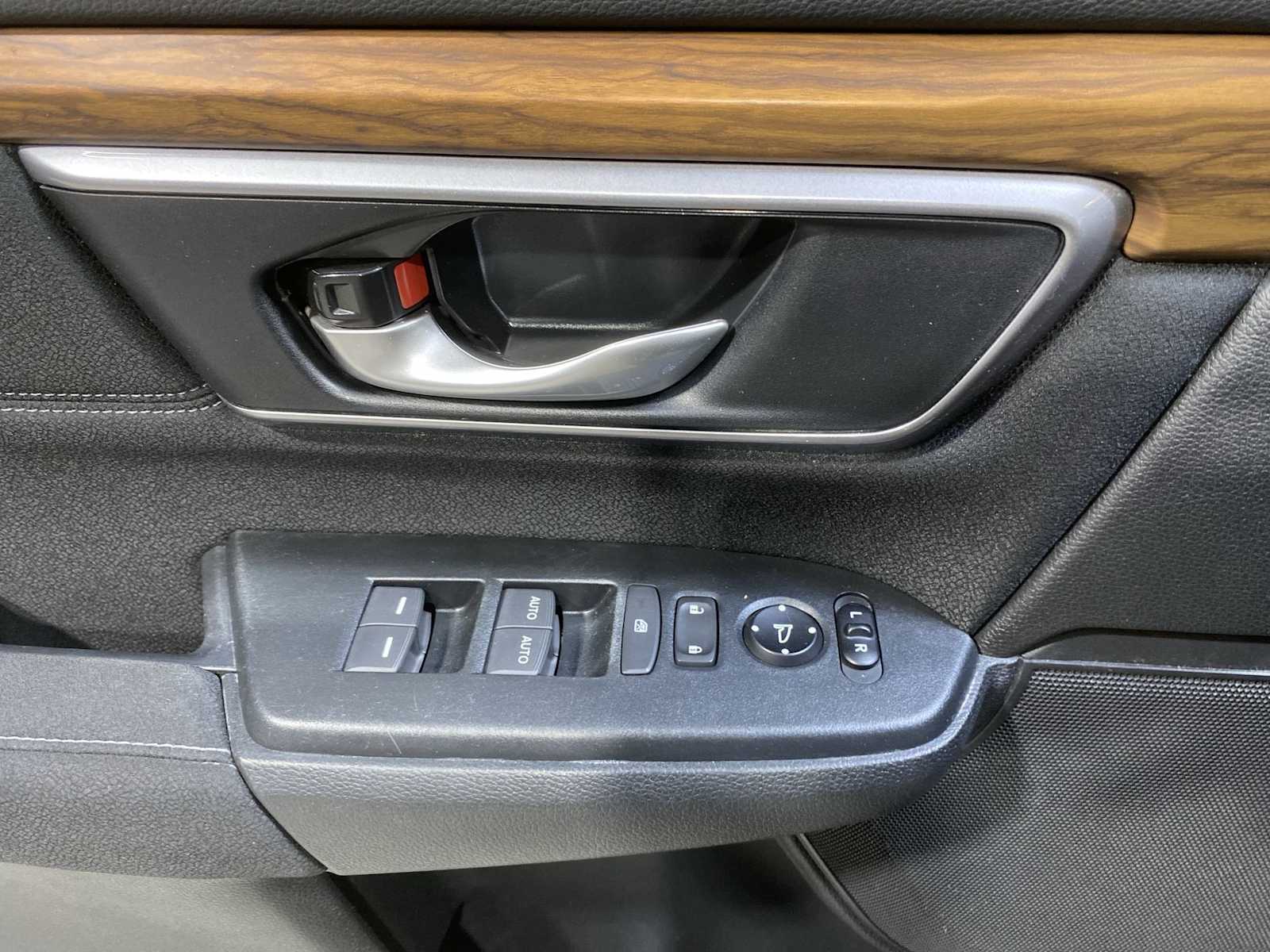 Thumbnail: 2018 Honda CR-V - 23