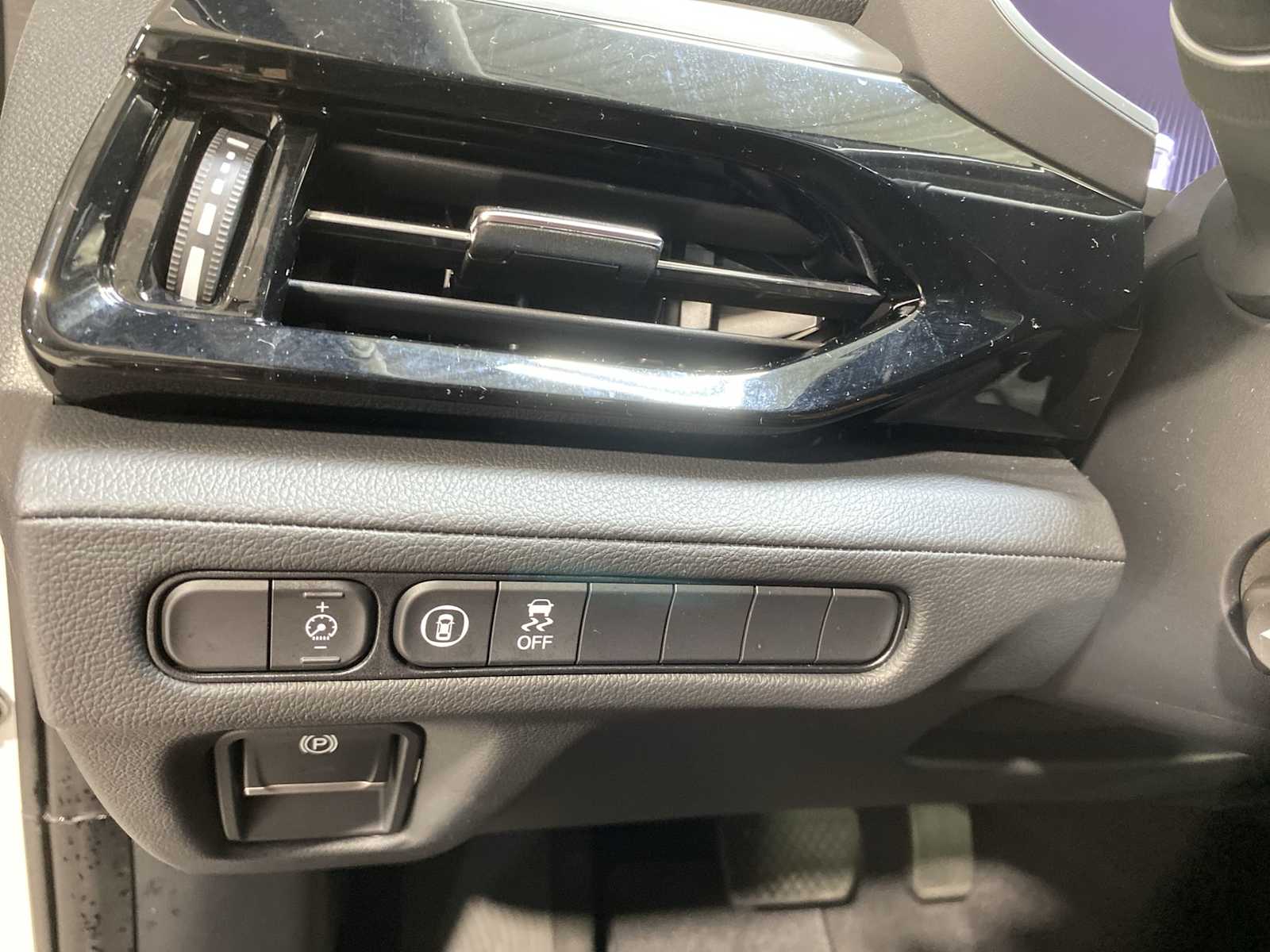 Thumbnail: 2023 Acura MDX - 24