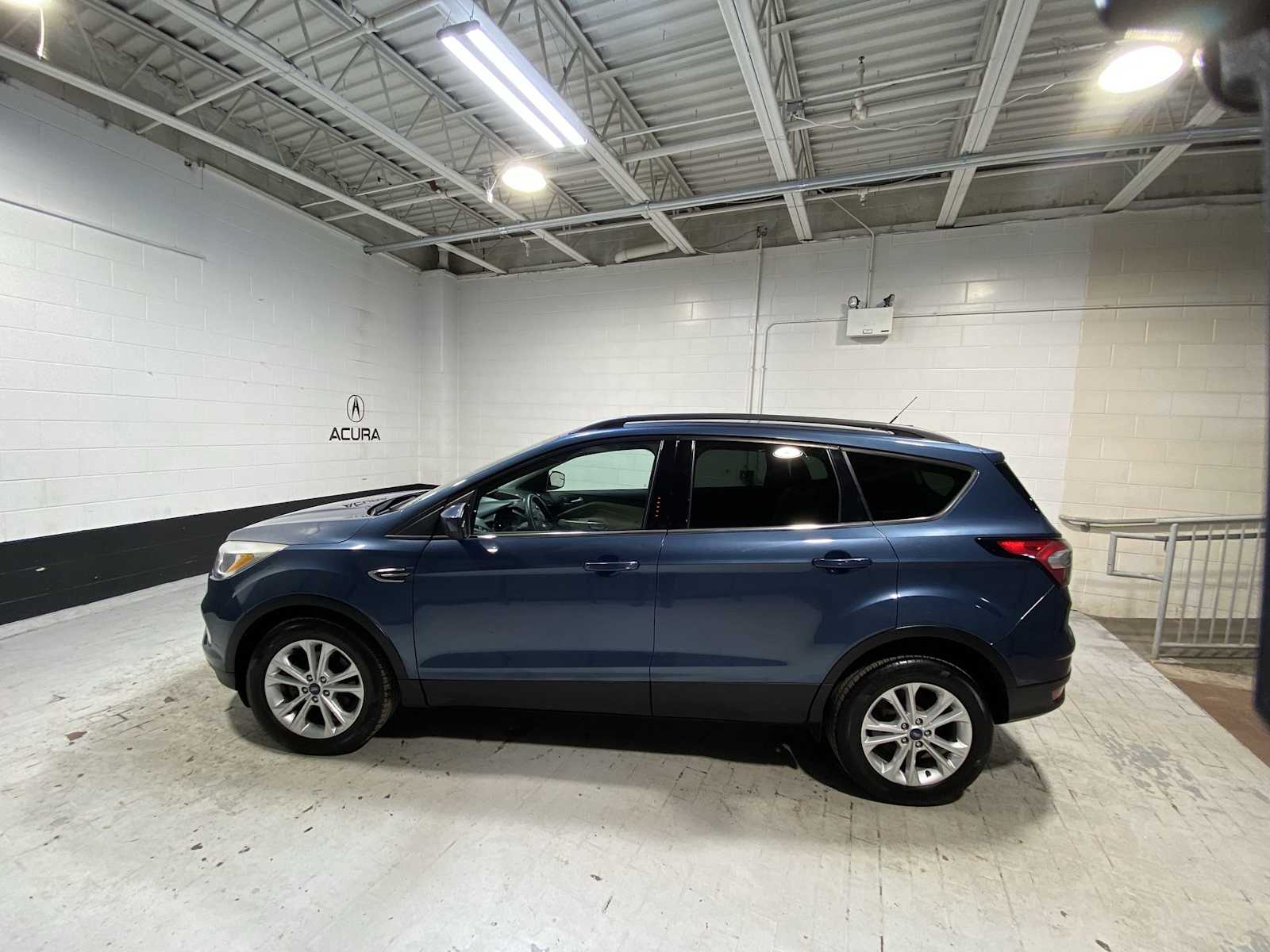 Thumbnail: 2018 Ford Escape - 3