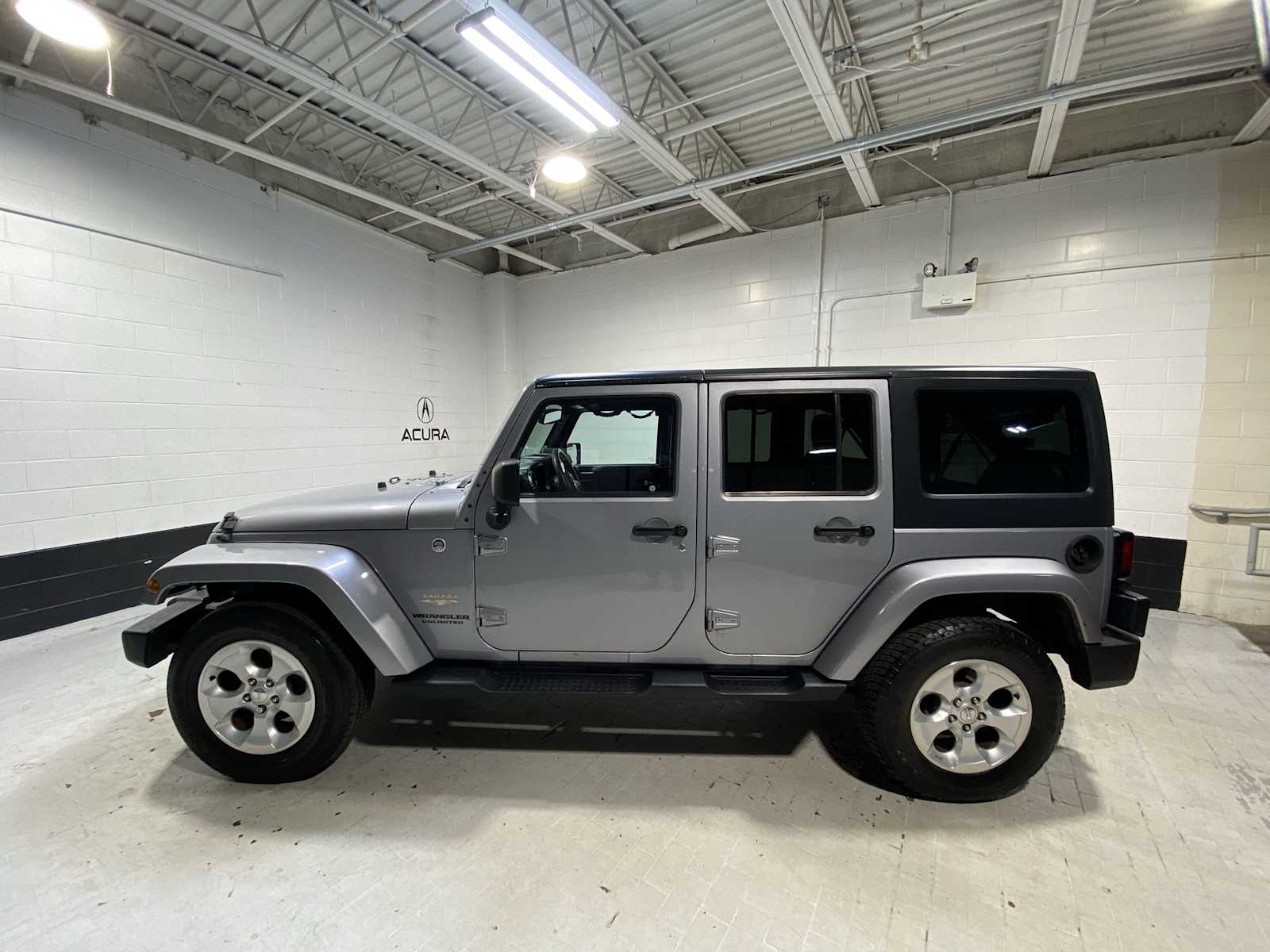 Thumbnail: 2013 Jeep Wrangler - 3