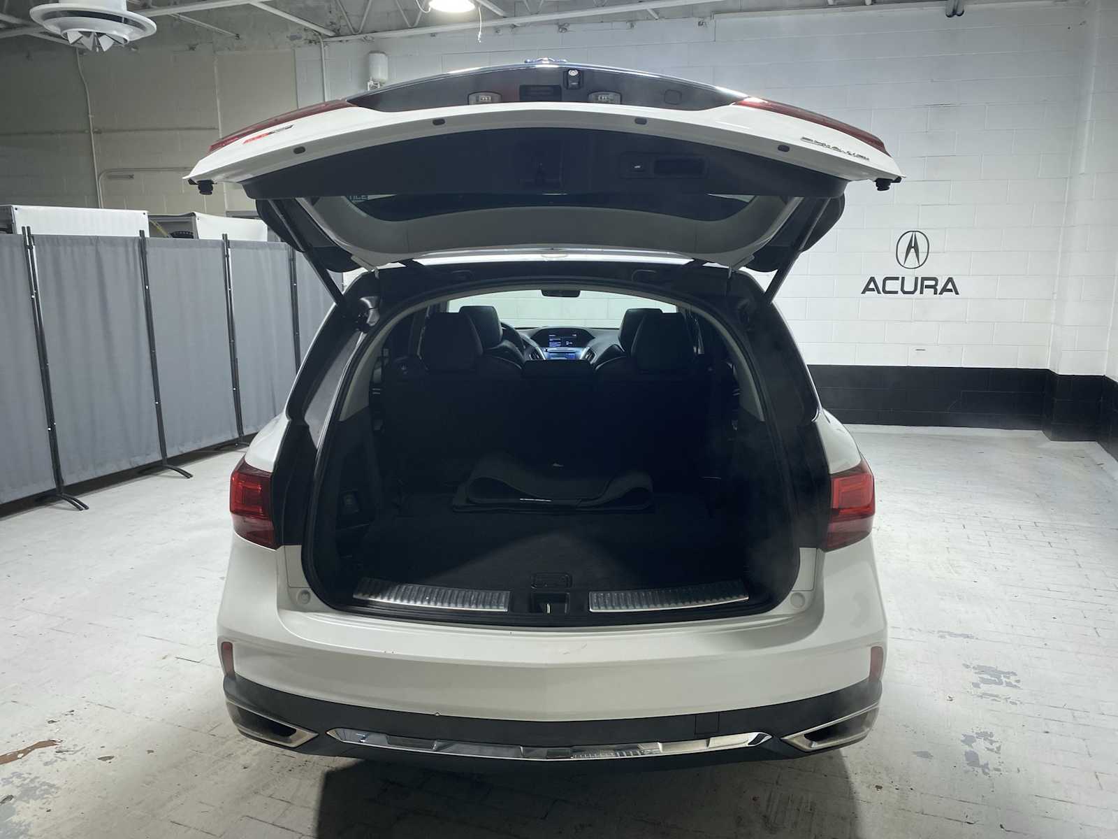 Thumbnail: 2020 Acura MDX - 19