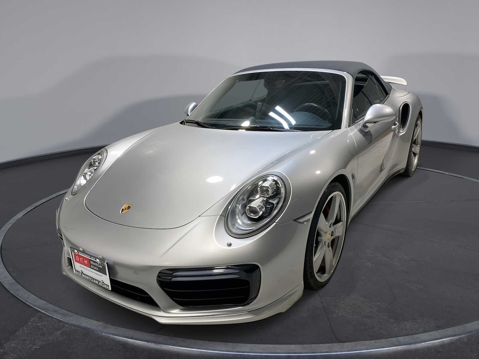Thumbnail: 2017 Porsche 911 - 1