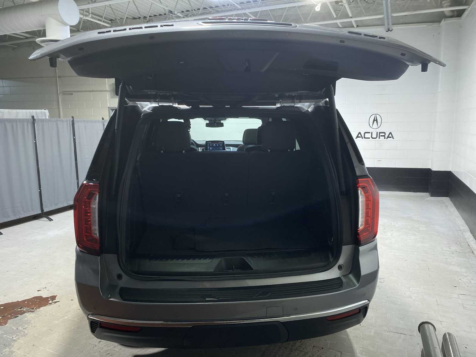 Thumbnail: 2023 GMC Yukon - 19