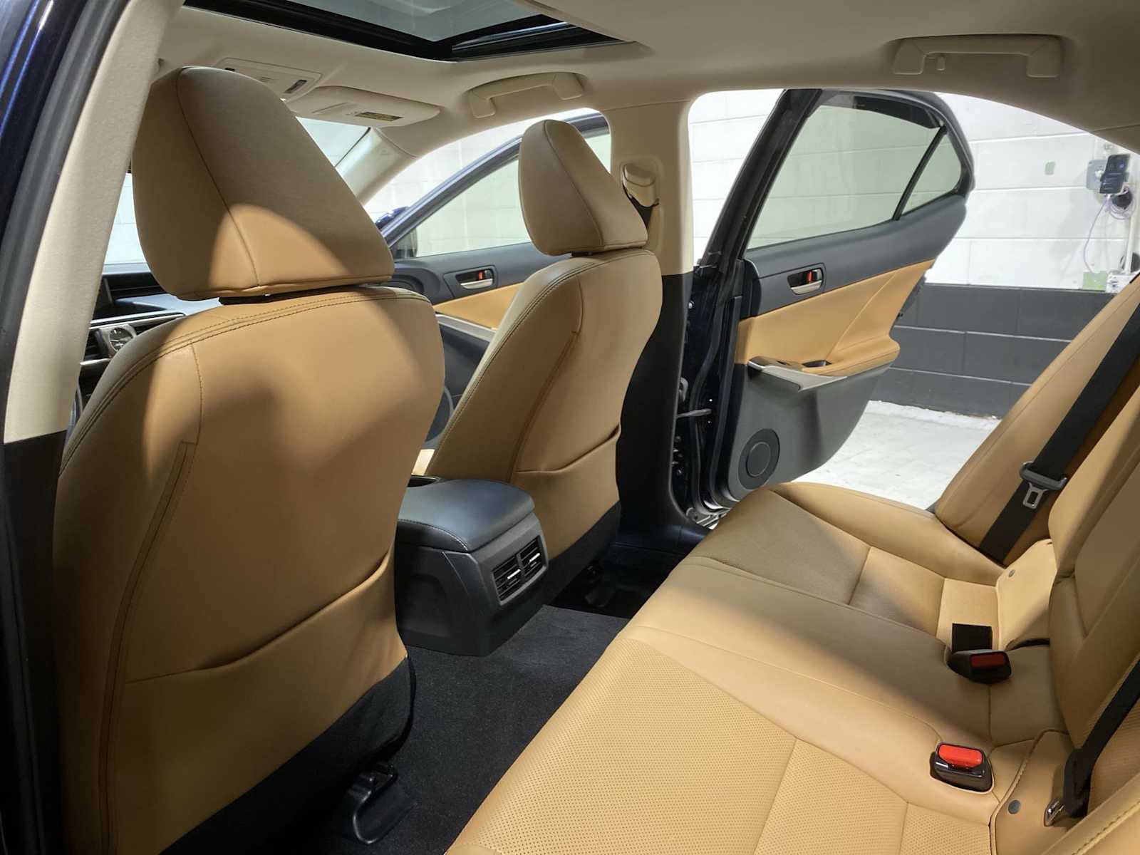 Thumbnail: 2017 Lexus IS - 12