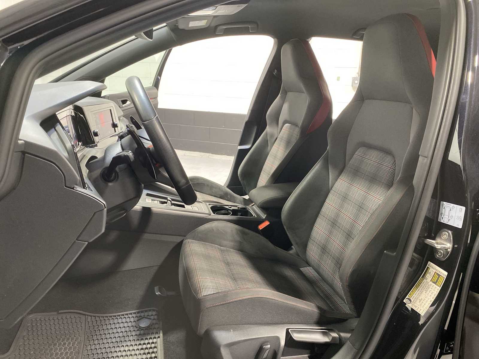 Thumbnail: 2022 Volkswagen Golf - 11