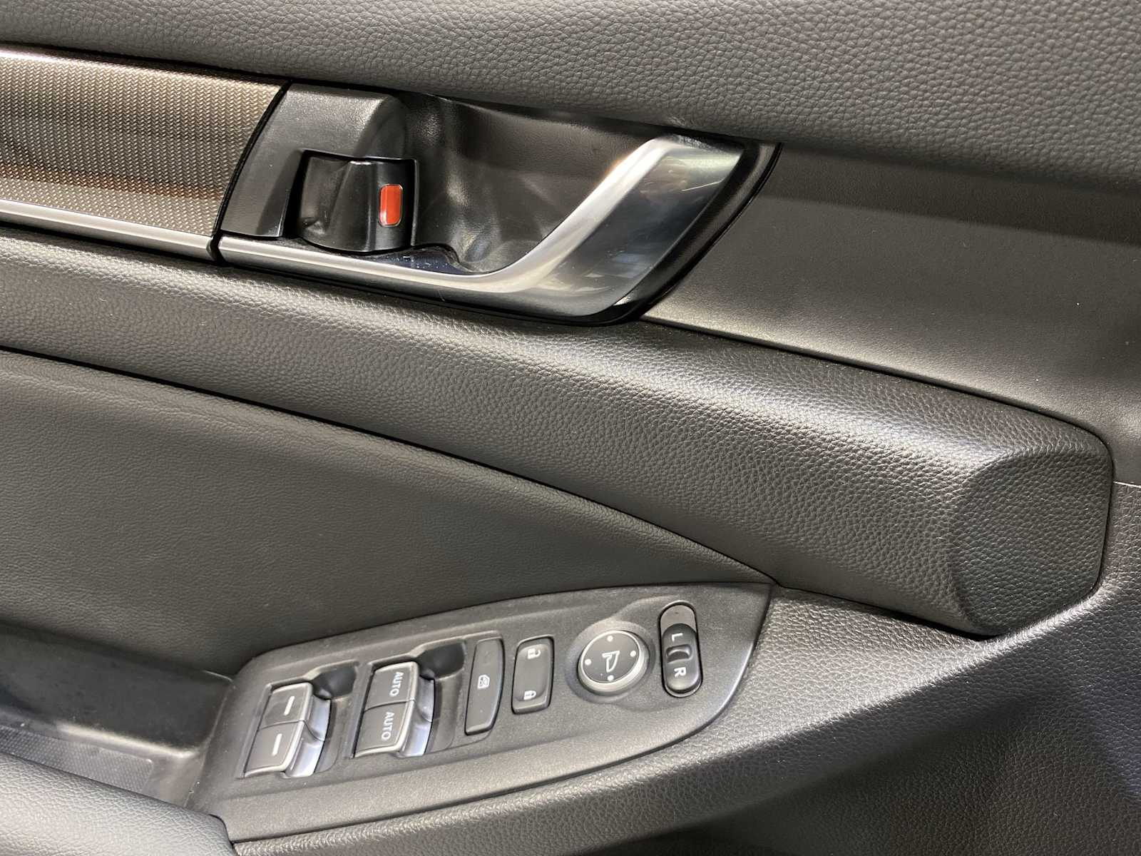 2022 Honda Accord Sport 23