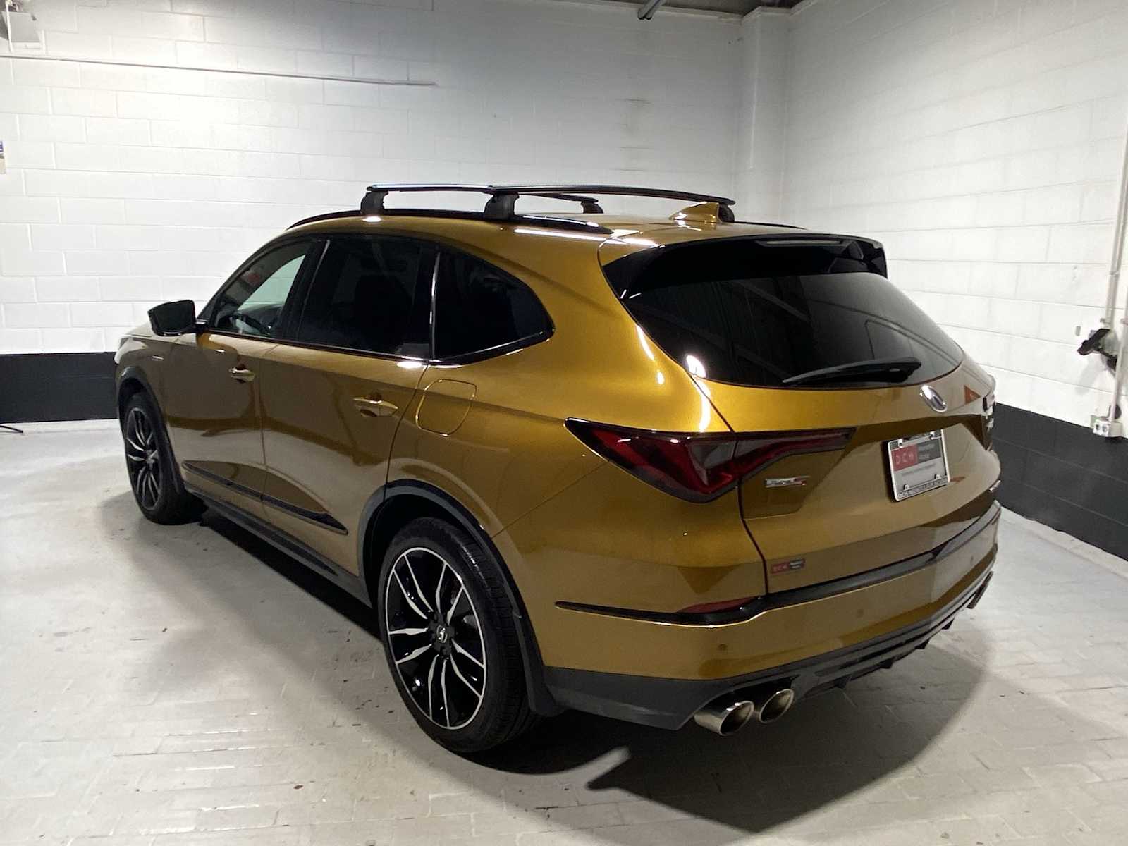 Thumbnail: 2022 Acura MDX - 4