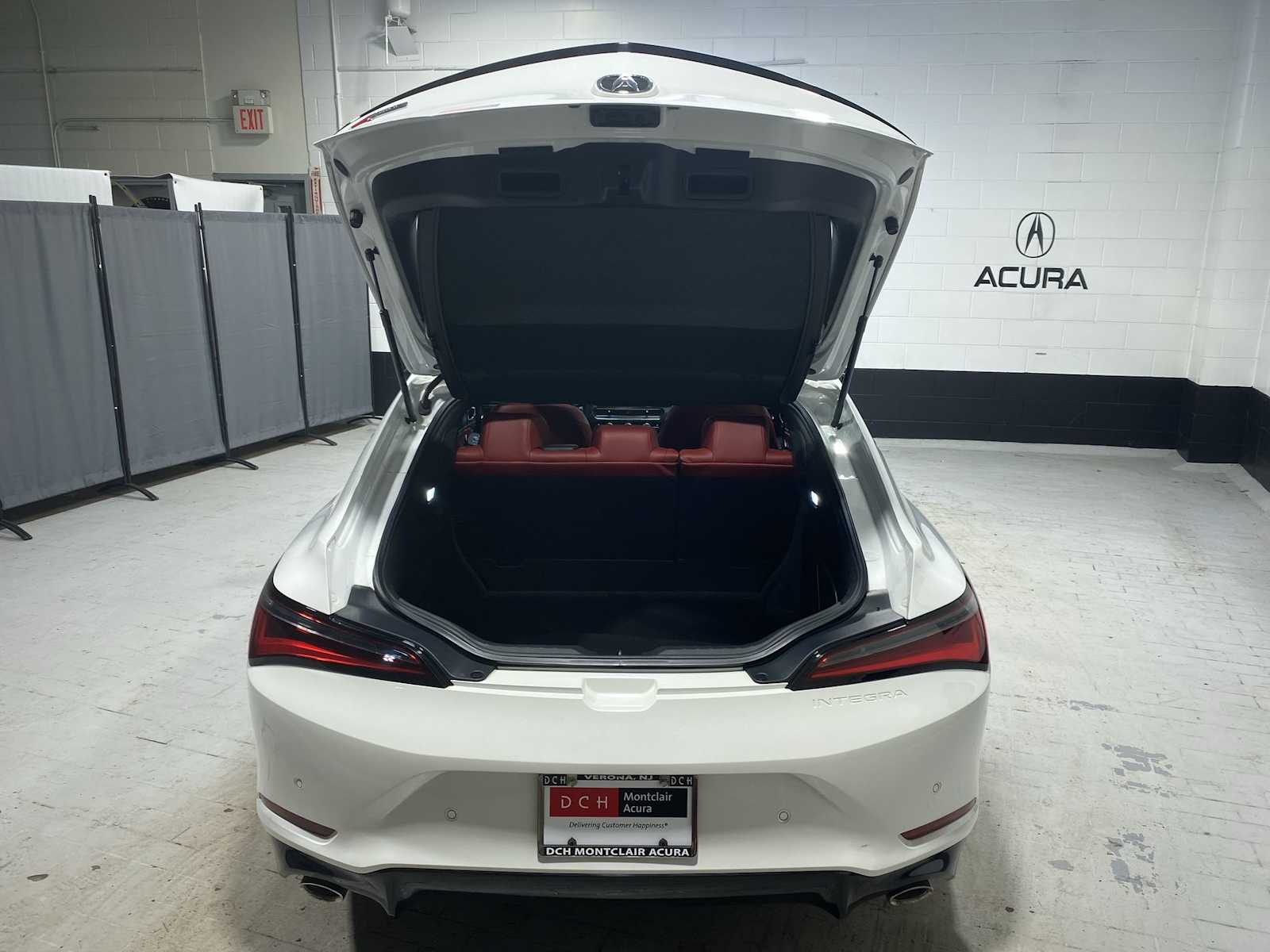 Thumbnail: 2023 Acura Integra - 19