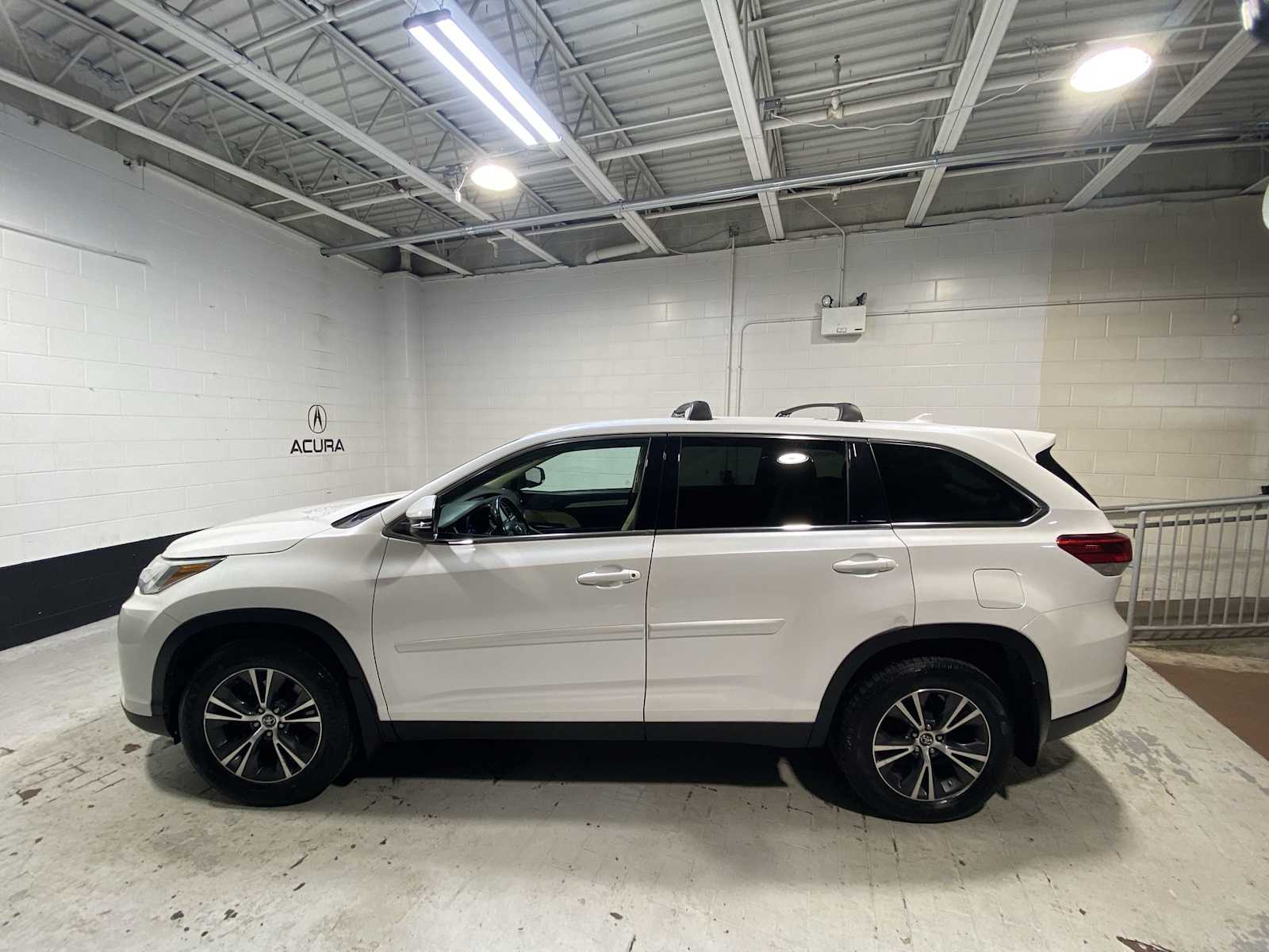 Thumbnail: 2019 Toyota Highlander - 3