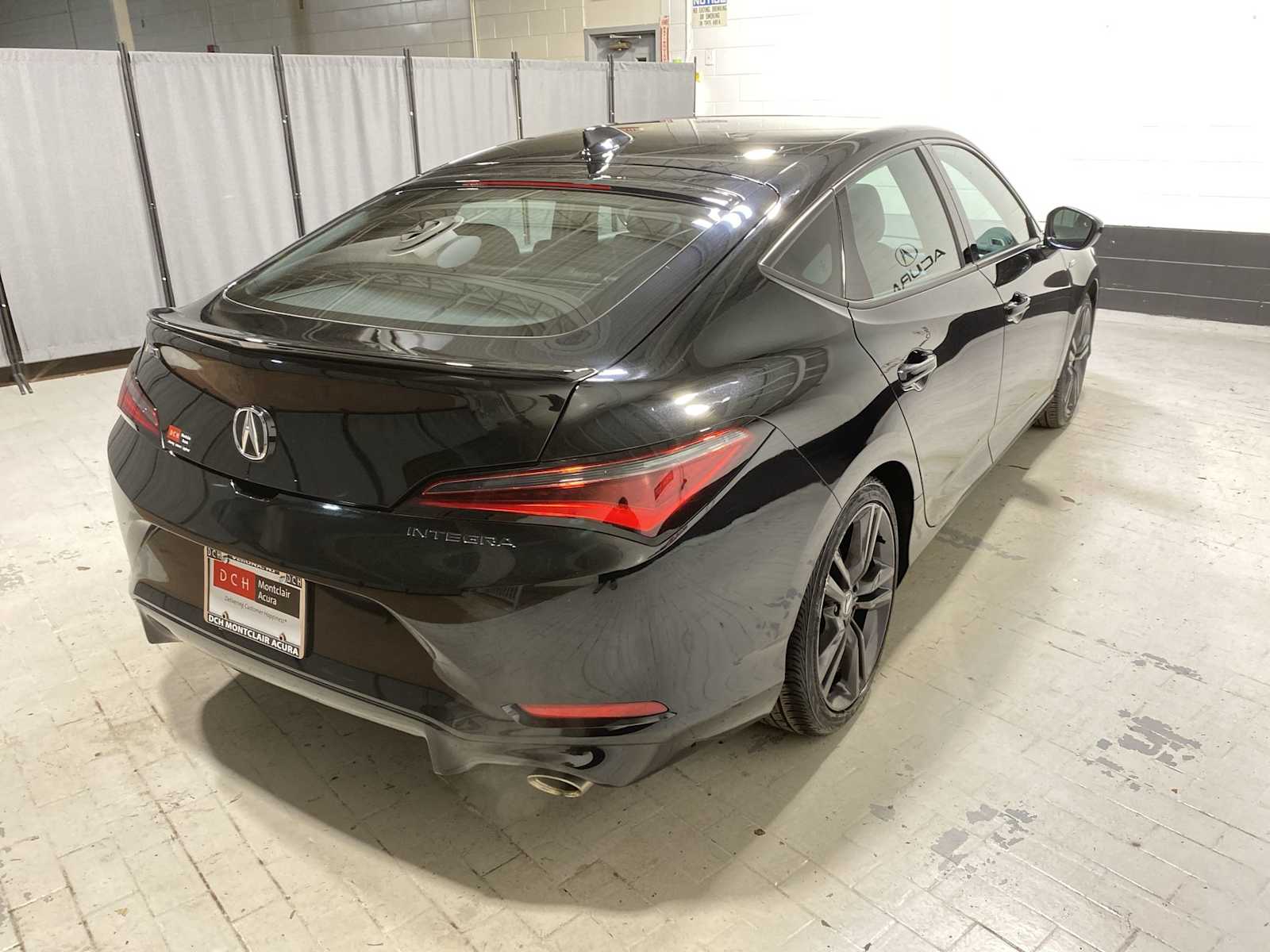 Thumbnail: 2023 Acura Integra - 26