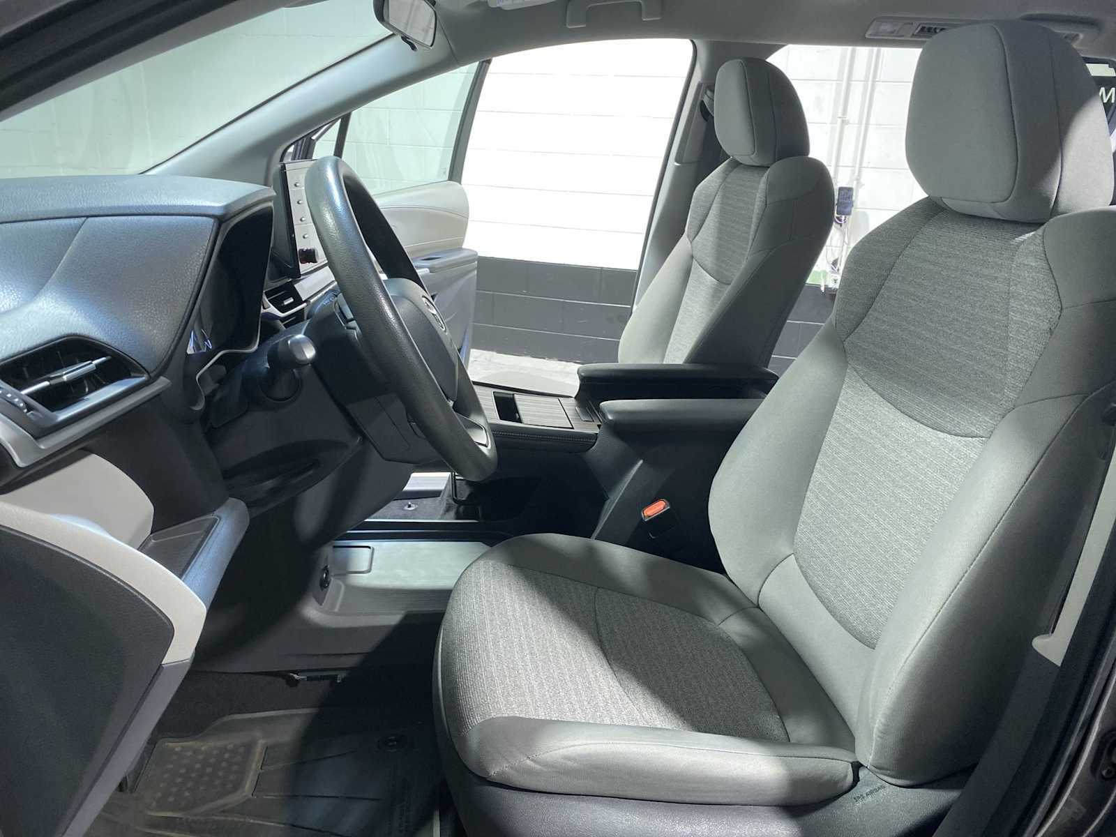 Thumbnail: 2021 Toyota Sienna - 11