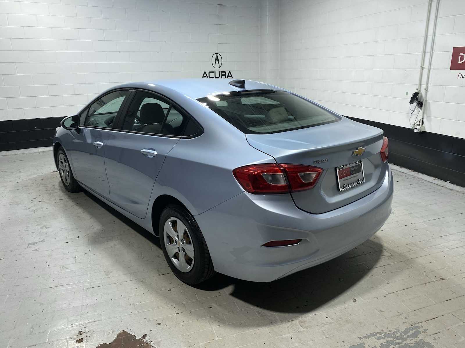 Thumbnail: 2018 Chevrolet Cruze - 4