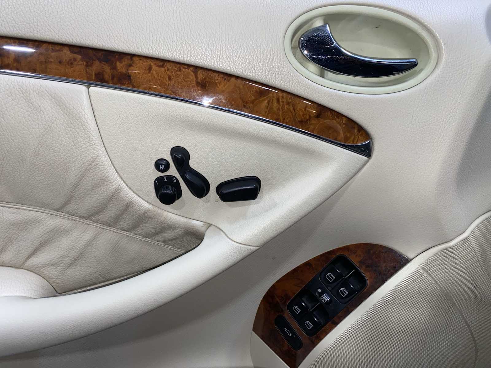 Thumbnail: 2006 Mercedes-Benz CLK - 23