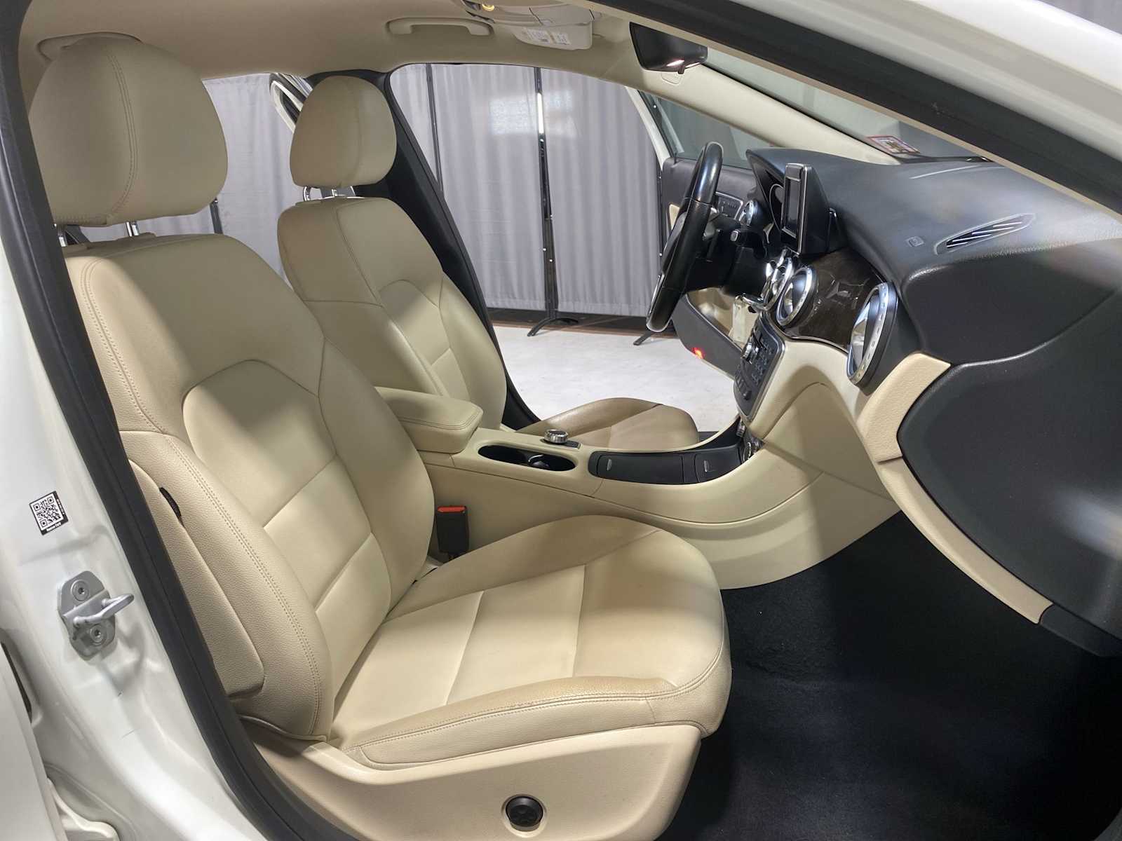 Thumbnail: 2015 Mercedes-Benz GLA - 14