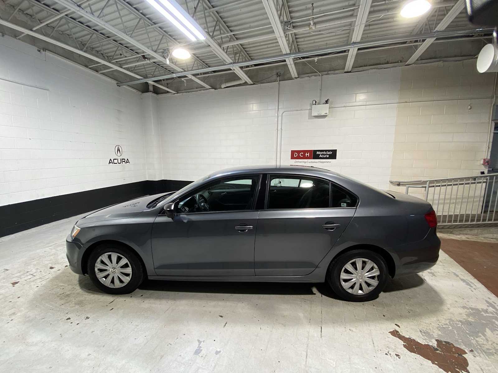 Thumbnail: 2013 Volkswagen Jetta - 3