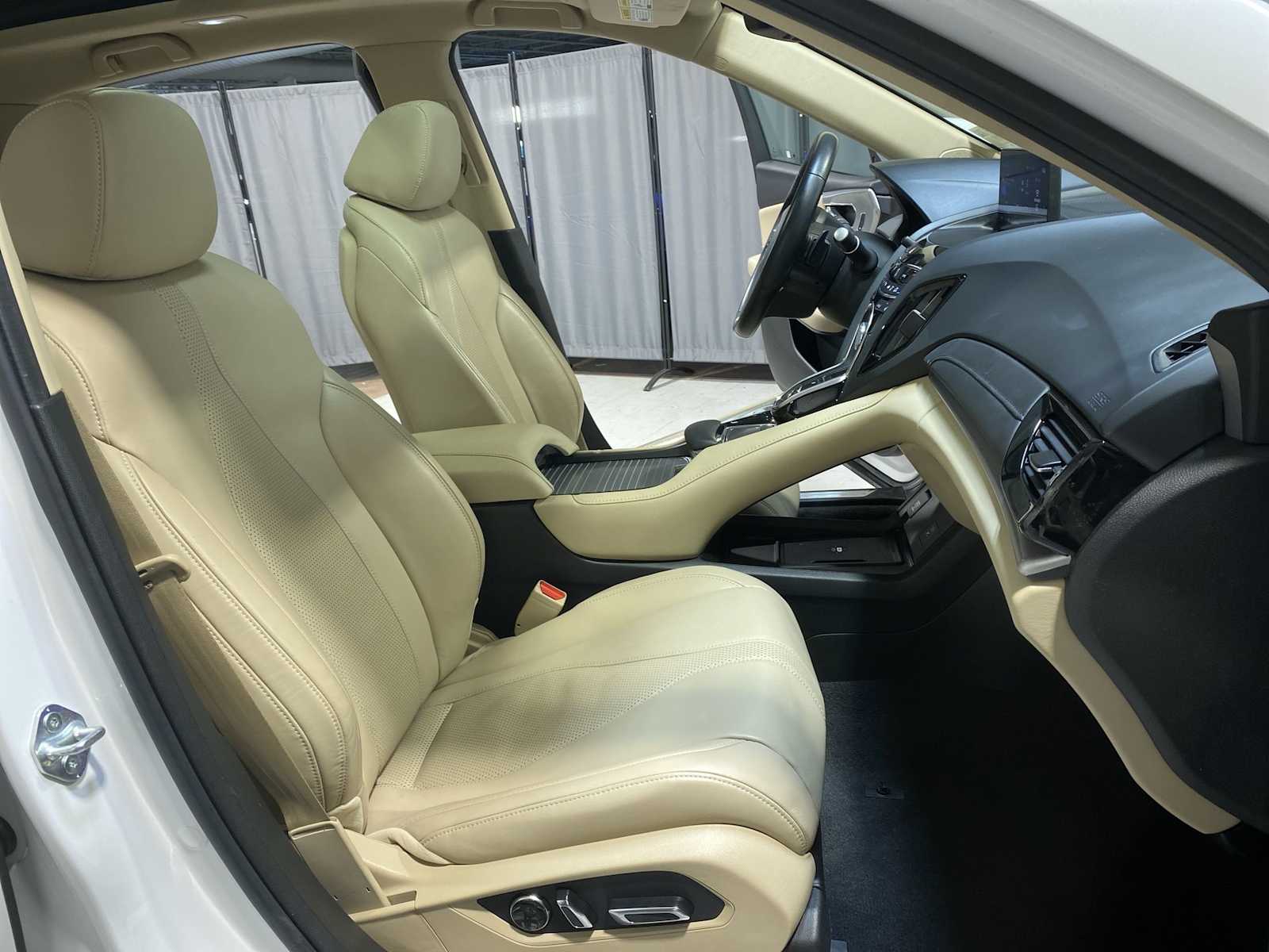 Thumbnail: 2024 Acura RDX - 14