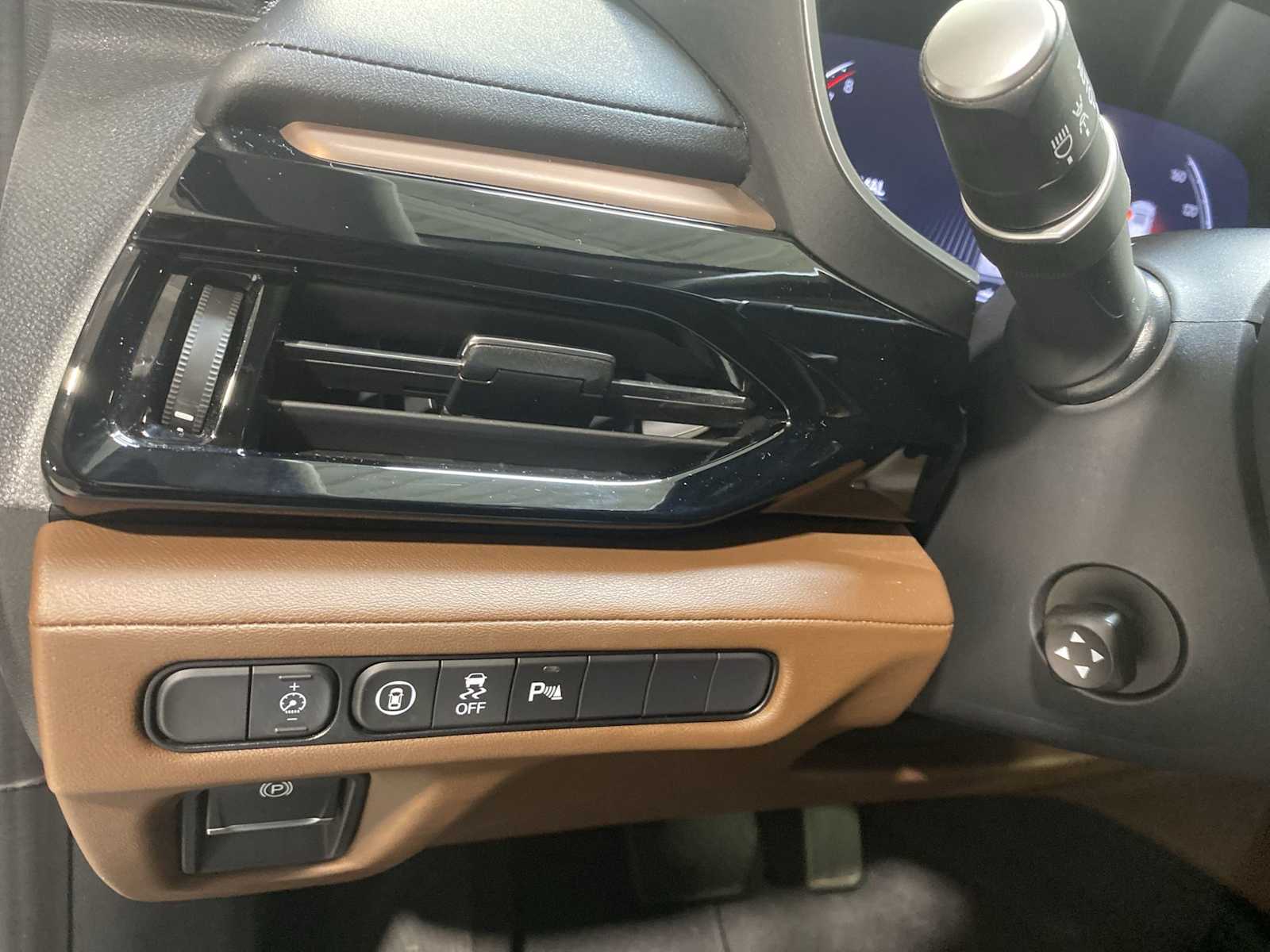 Thumbnail: 2023 Acura MDX - 24