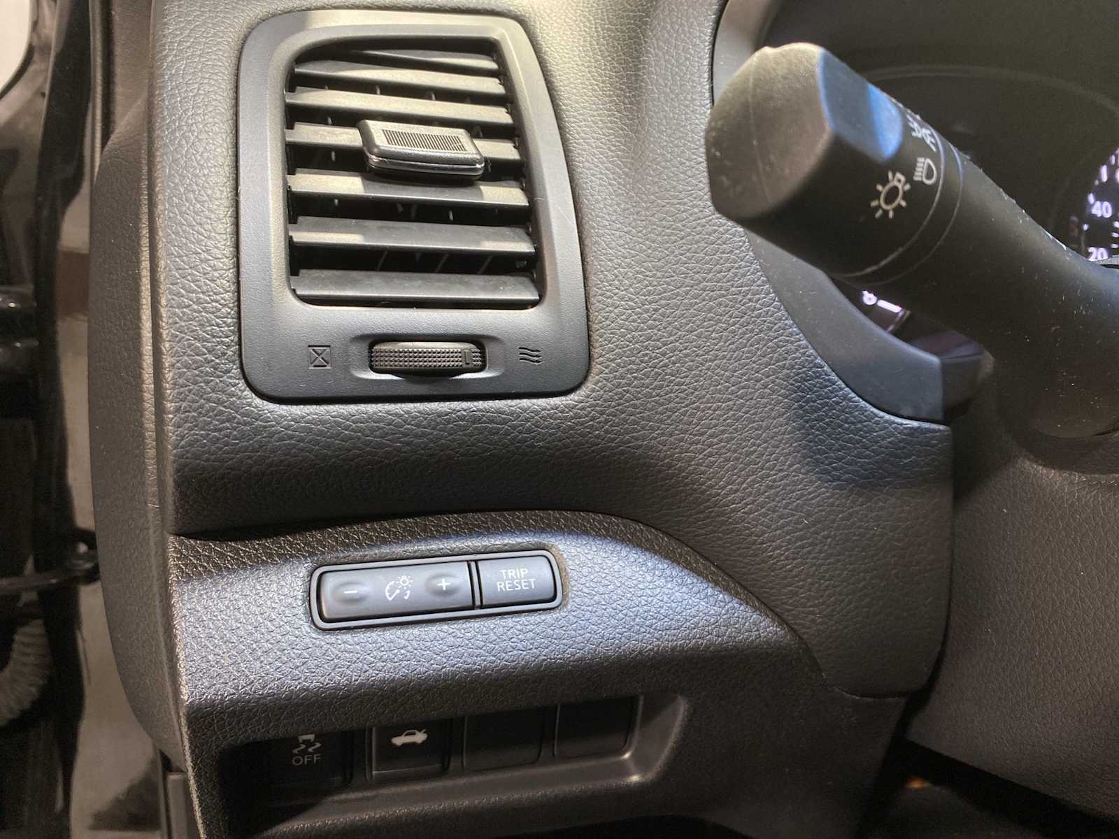 Thumbnail: 2014 Nissan Altima - 24