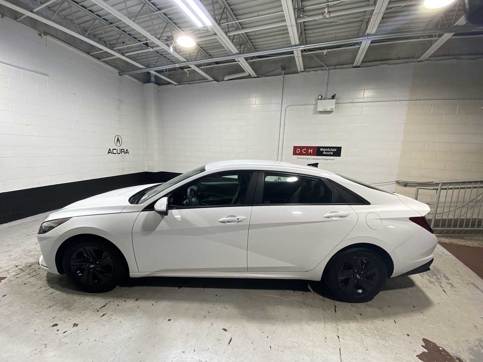 Thumbnail: 2023 Hyundai Elantra - 3