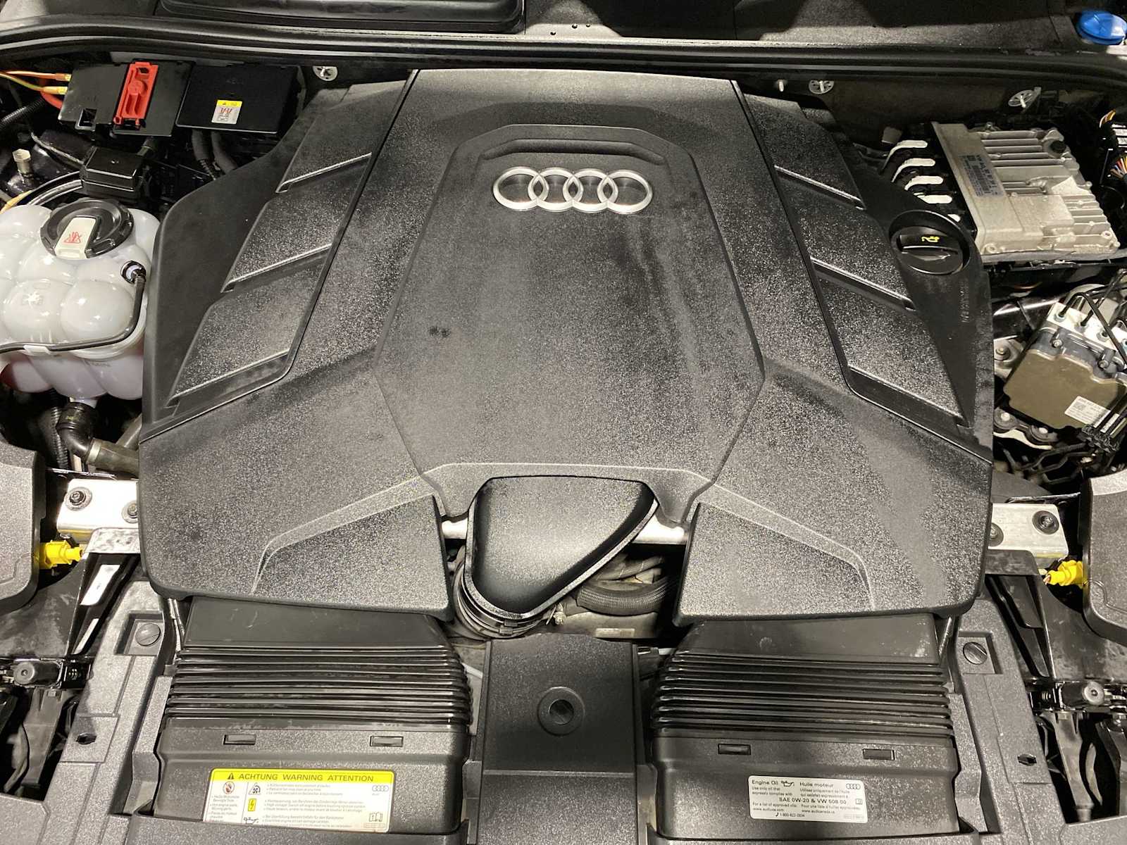 Thumbnail: 2020 Audi Q8 - 9