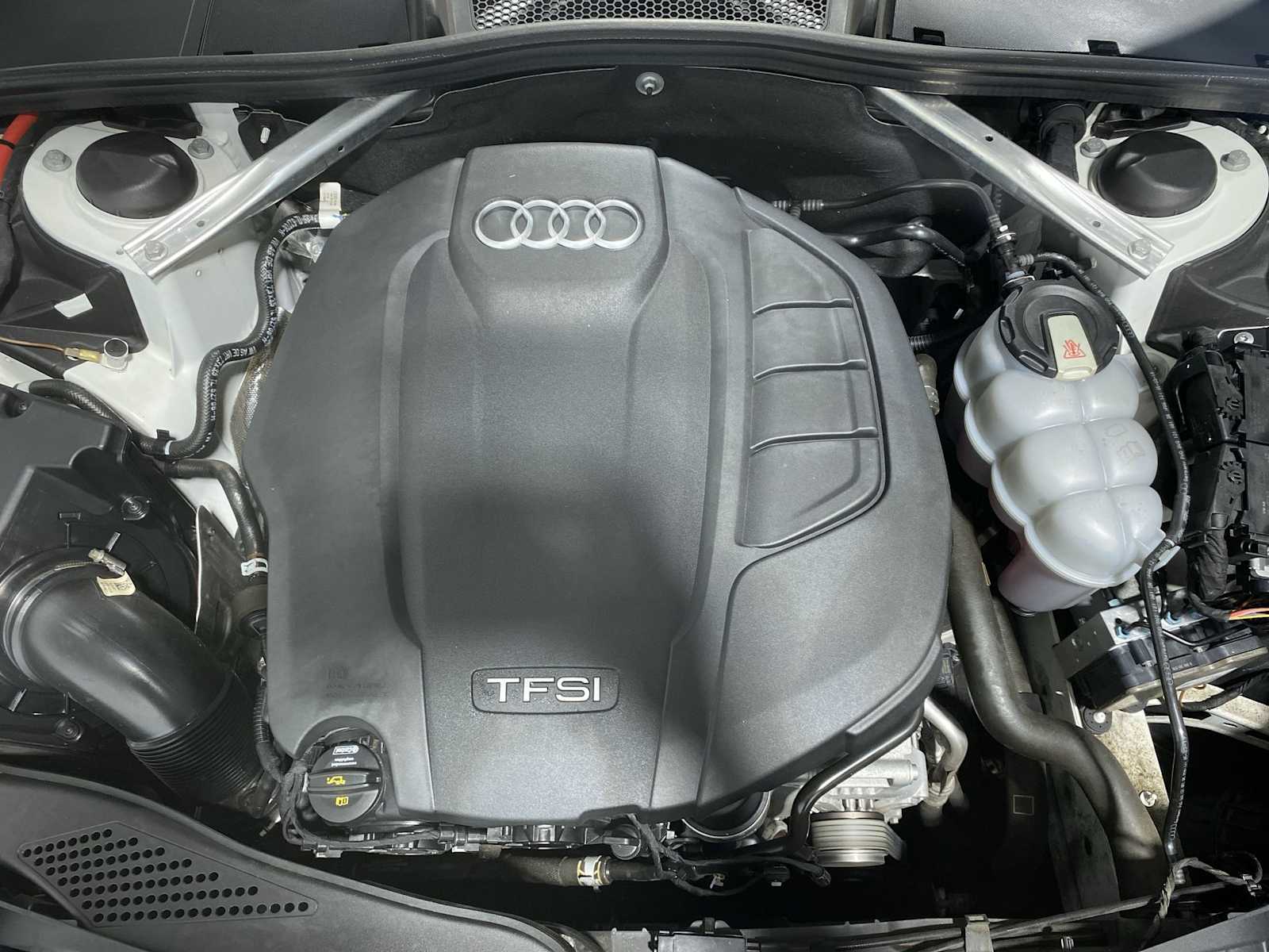 Thumbnail: 2019 Audi A4 - 9