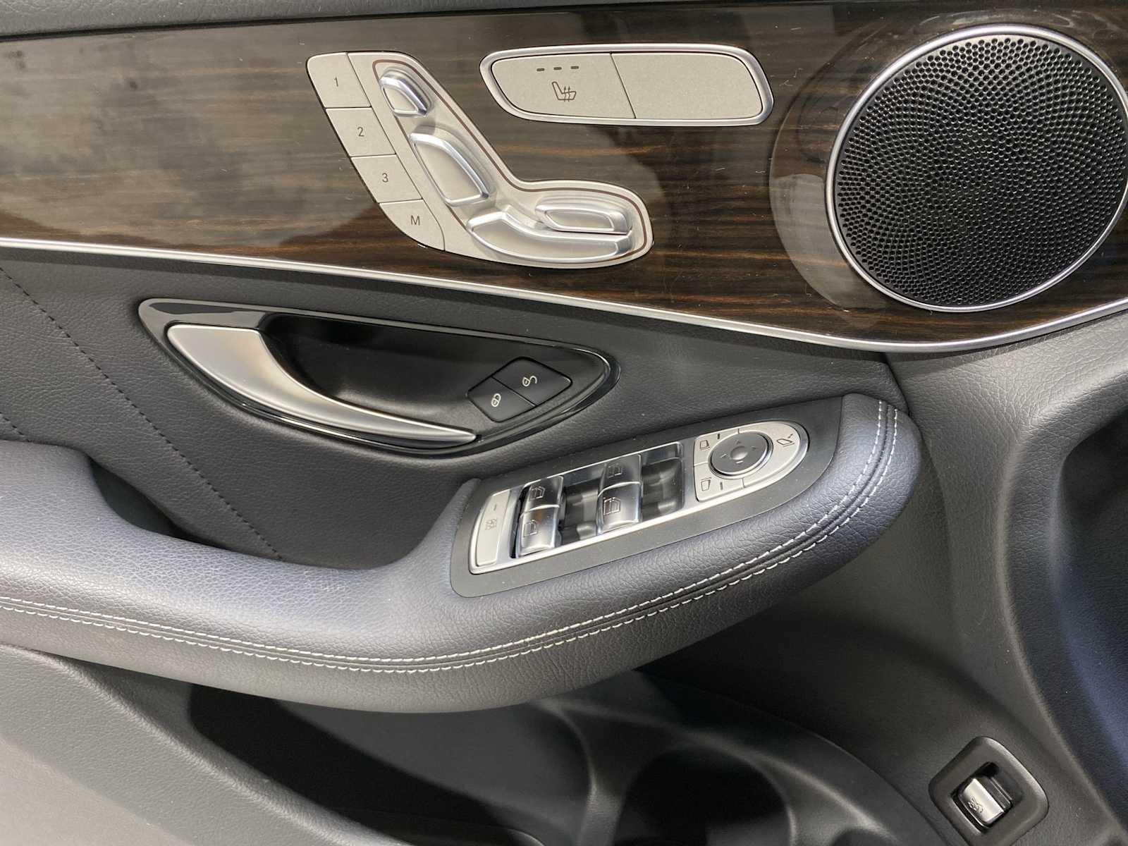 Thumbnail: 2019 Mercedes-Benz GLC - 23