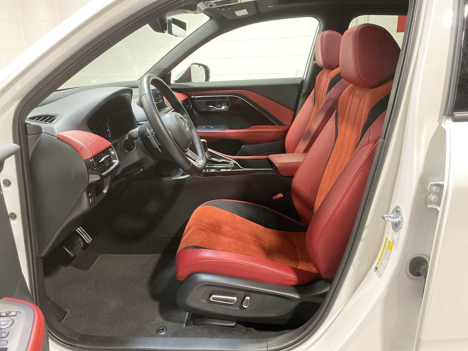 Thumbnail: 2025 Acura ADX - 2