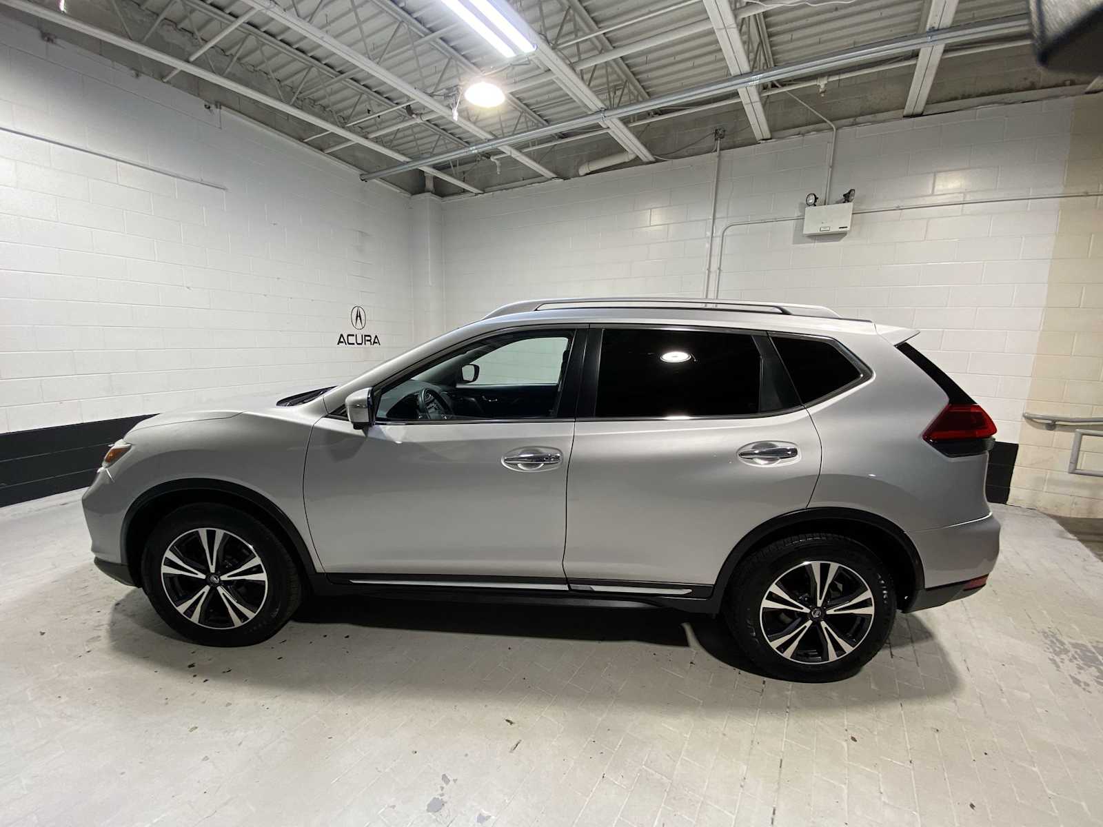 Thumbnail: 2018 Nissan Rogue - 3