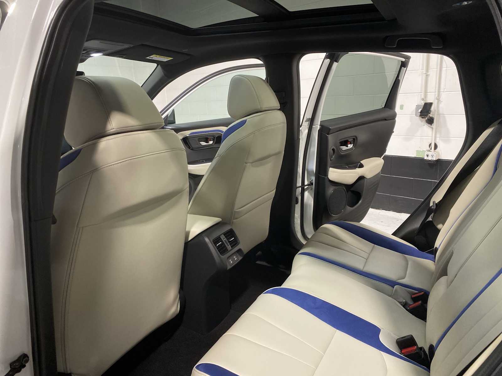 Thumbnail: 2025 Acura ADX - 12