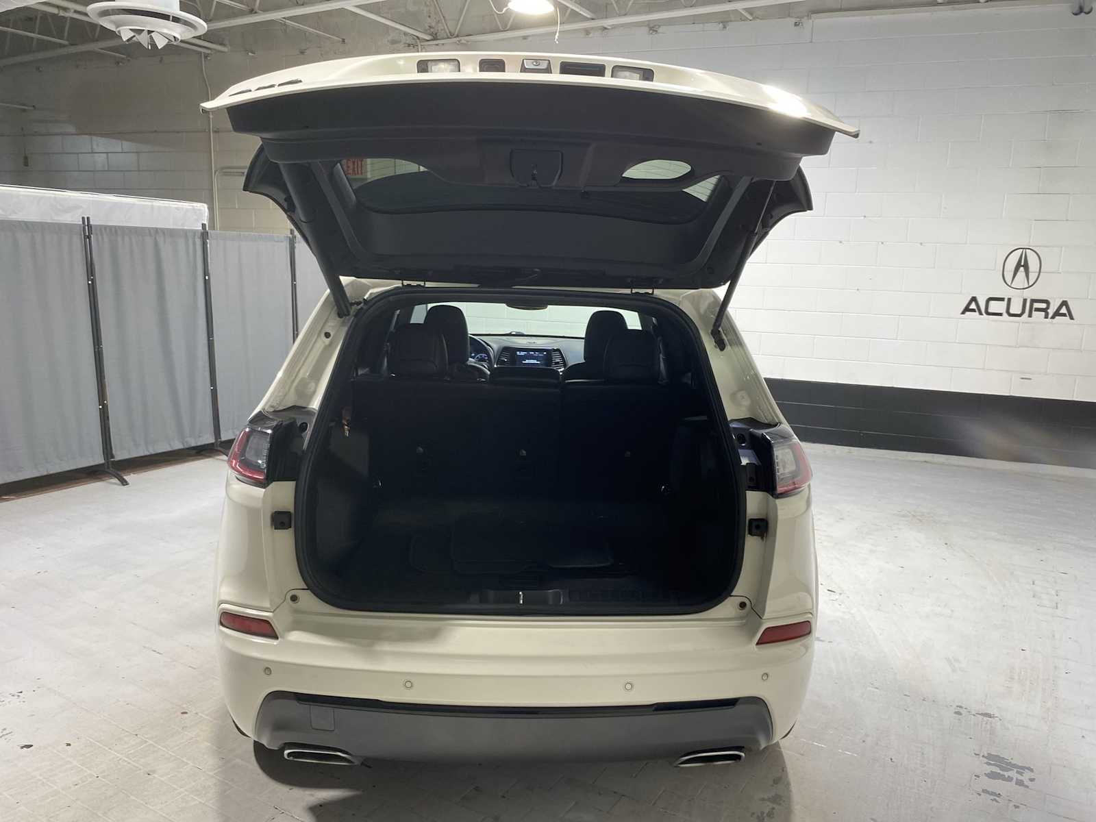 Thumbnail: 2019 Jeep Cherokee - 19