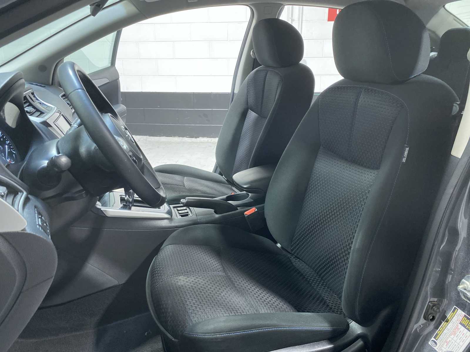 Thumbnail: 2019 Nissan Sentra - 10