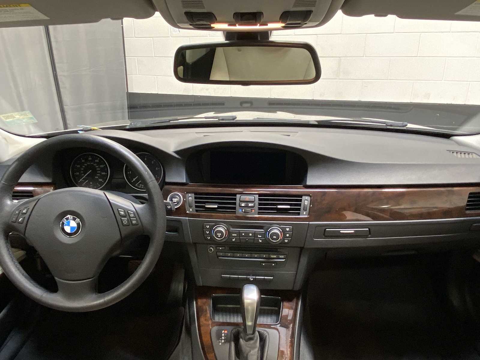 Thumbnail: 2012 BMW 3 Series - 10