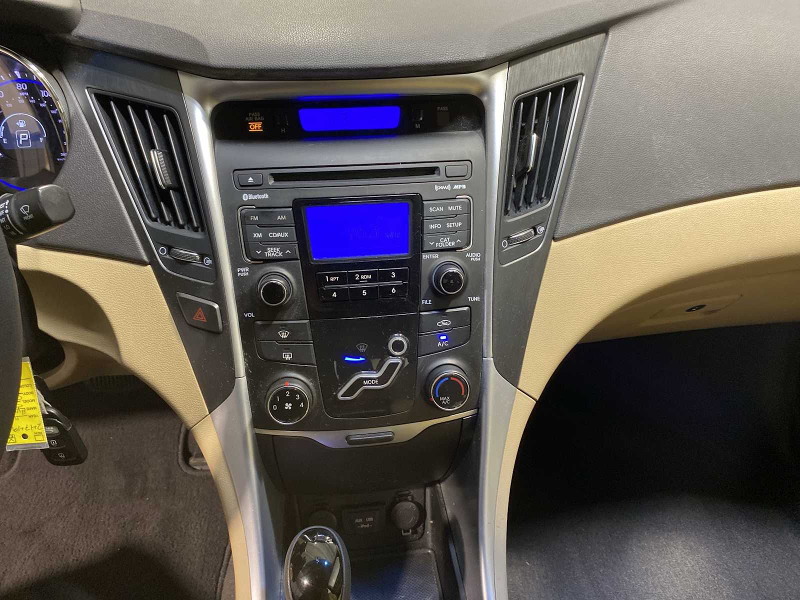 Thumbnail: 2011 Hyundai Sonata - 16
