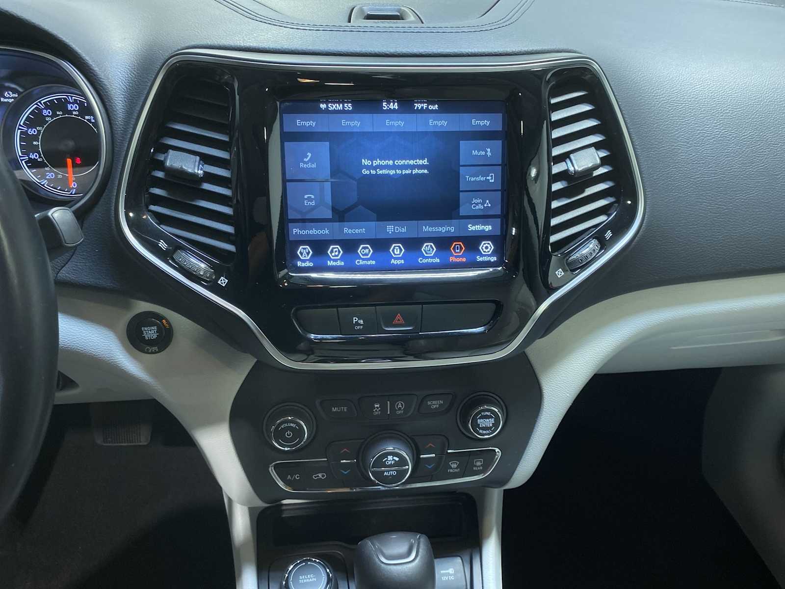 Thumbnail: 2020 Jeep Cherokee - 16