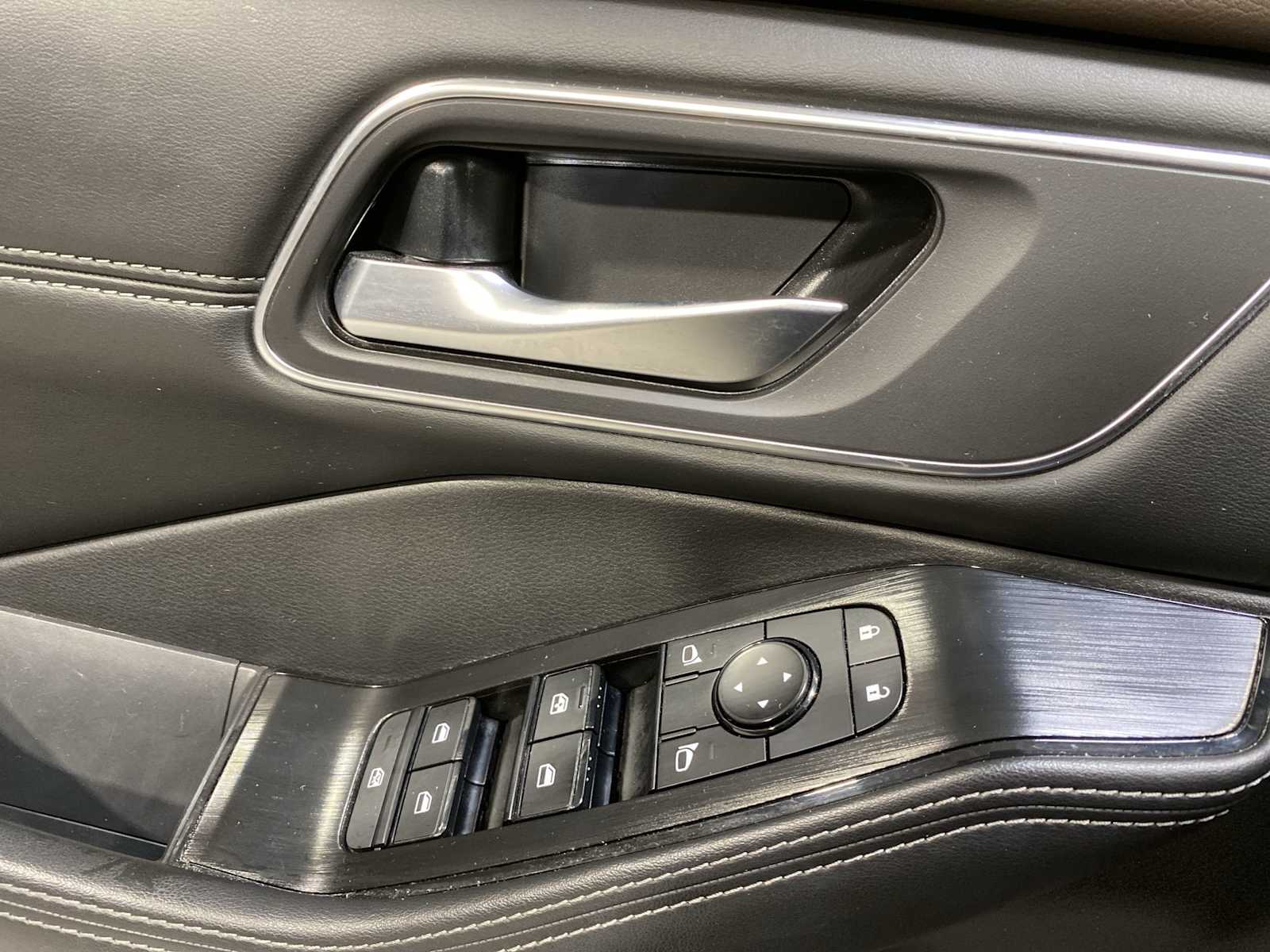 Thumbnail: 2021 Nissan Rogue - 23