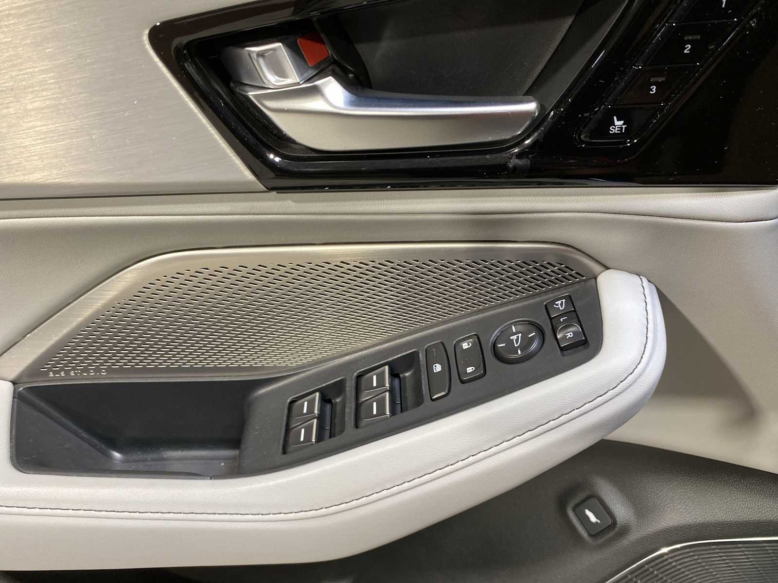 Thumbnail: 2023 Acura MDX - 23