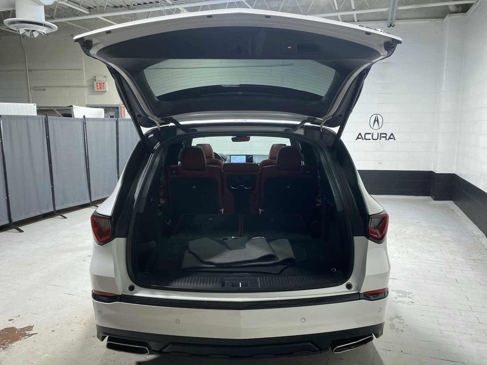 Thumbnail: 2023 Acura MDX - 19