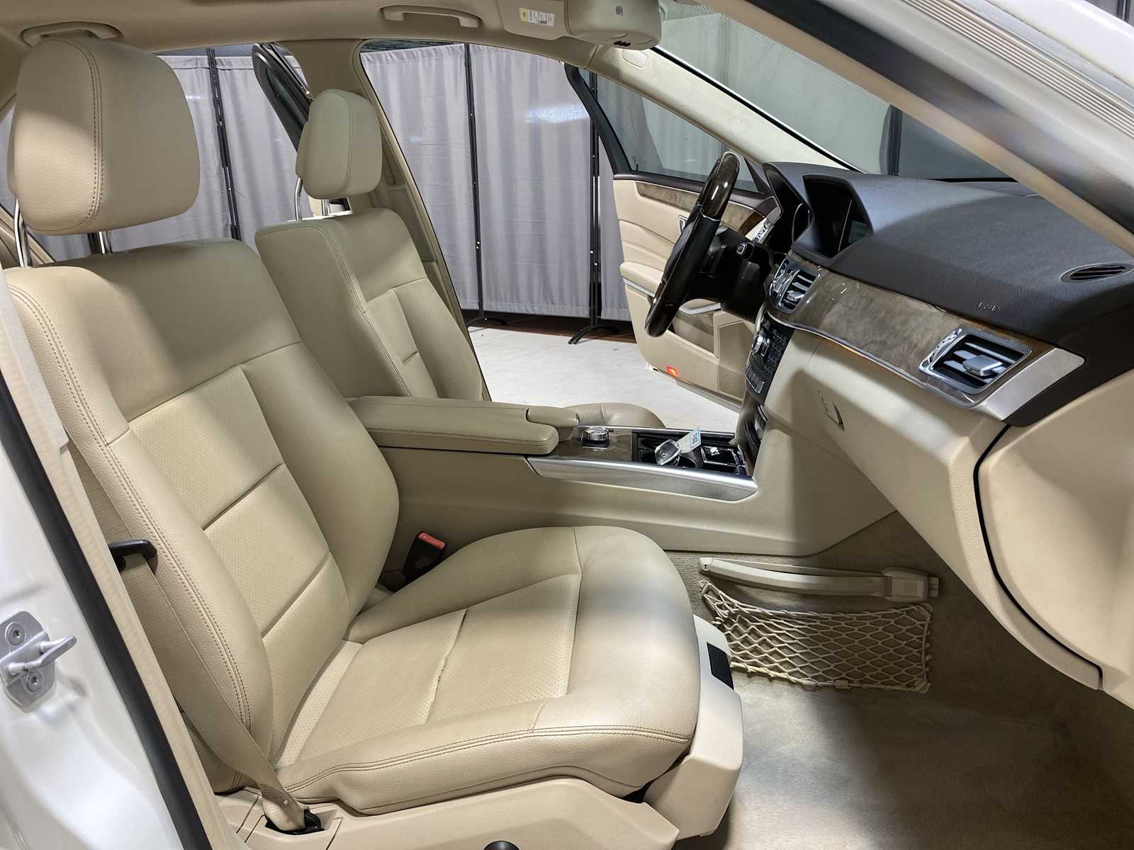 Thumbnail: 2014 Mercedes-Benz E-Class - 14