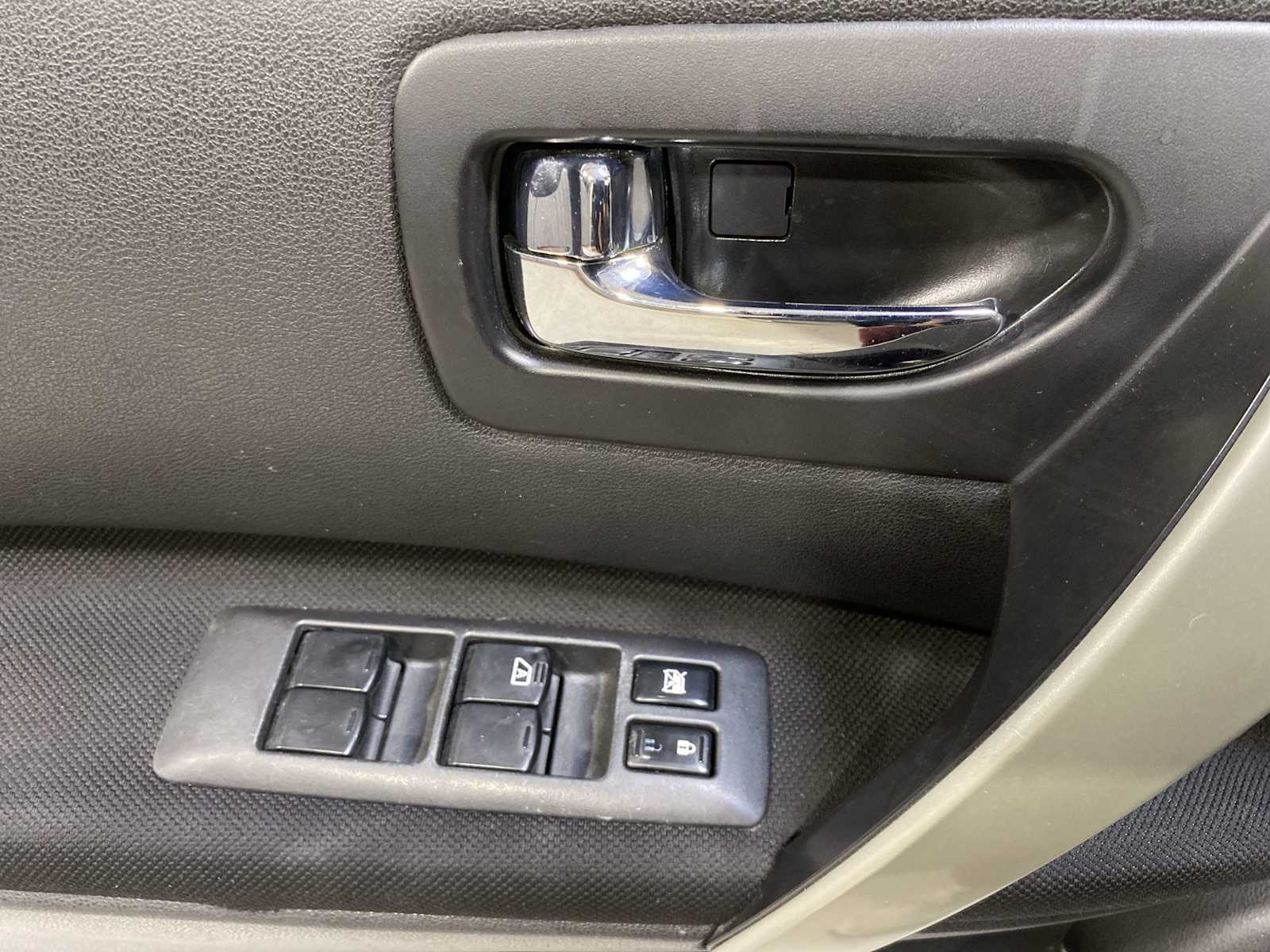 Thumbnail: 2011 Nissan Rogue - 23