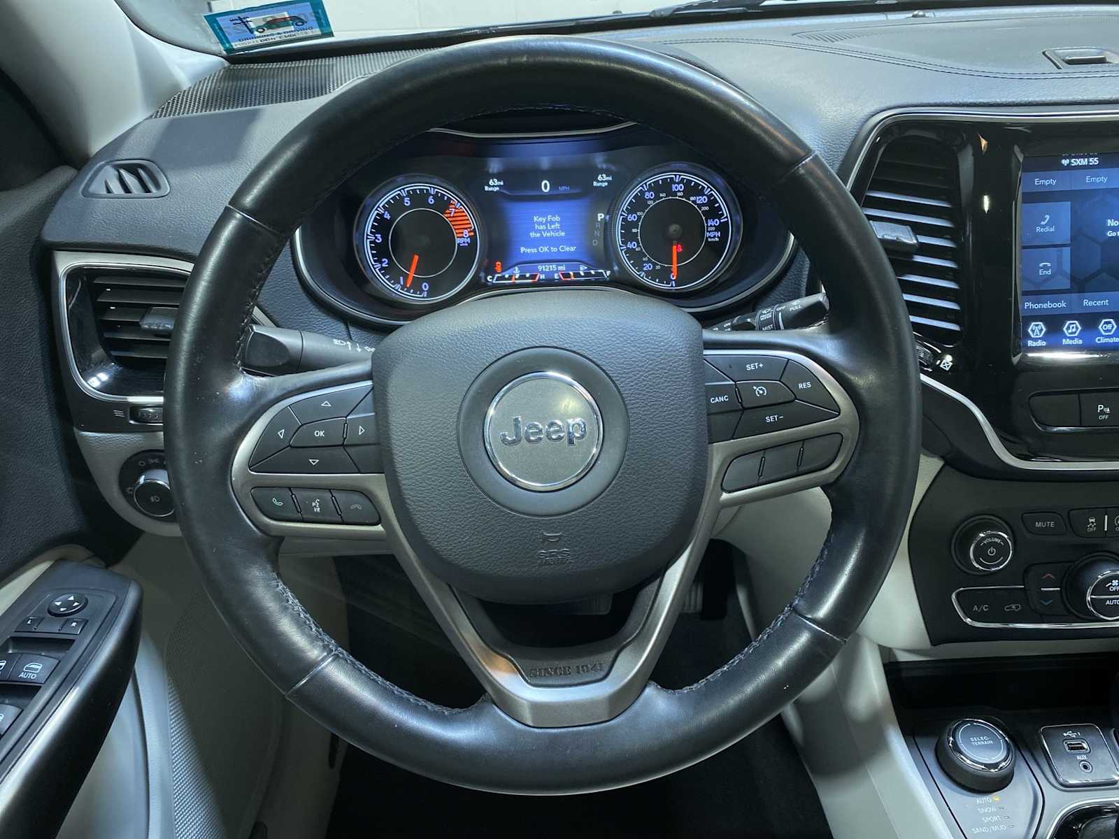 Thumbnail: 2020 Jeep Cherokee - 15