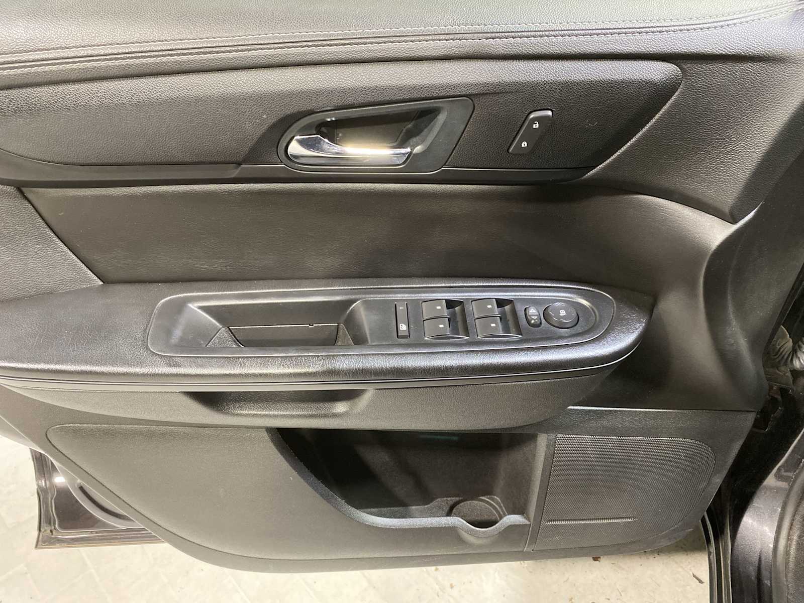 Thumbnail: 2016 Chevrolet Traverse - 22